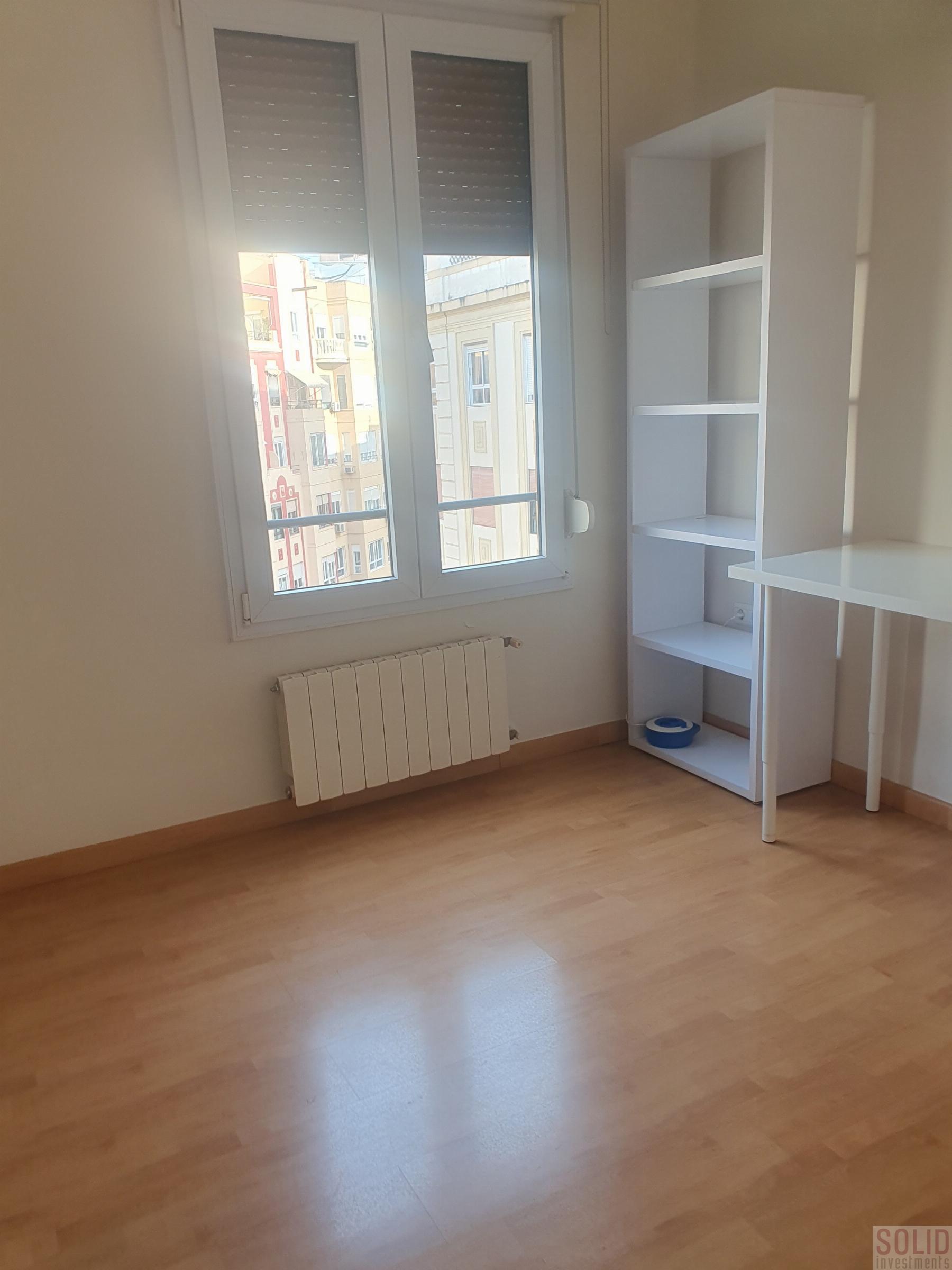 For sale of flat in Valencia