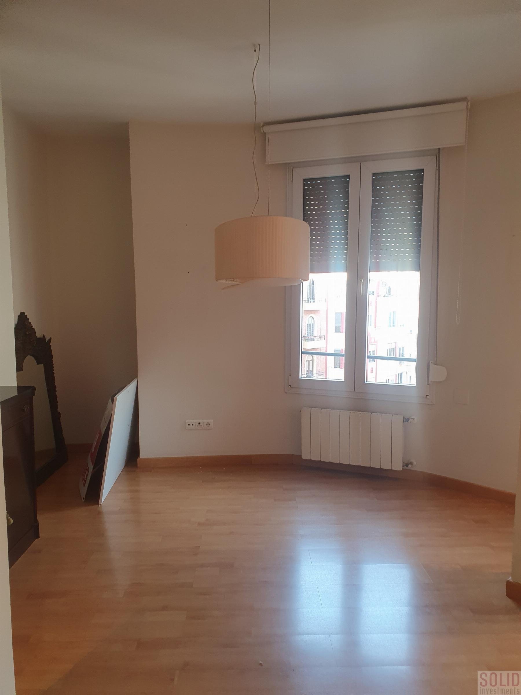 For sale of flat in Valencia