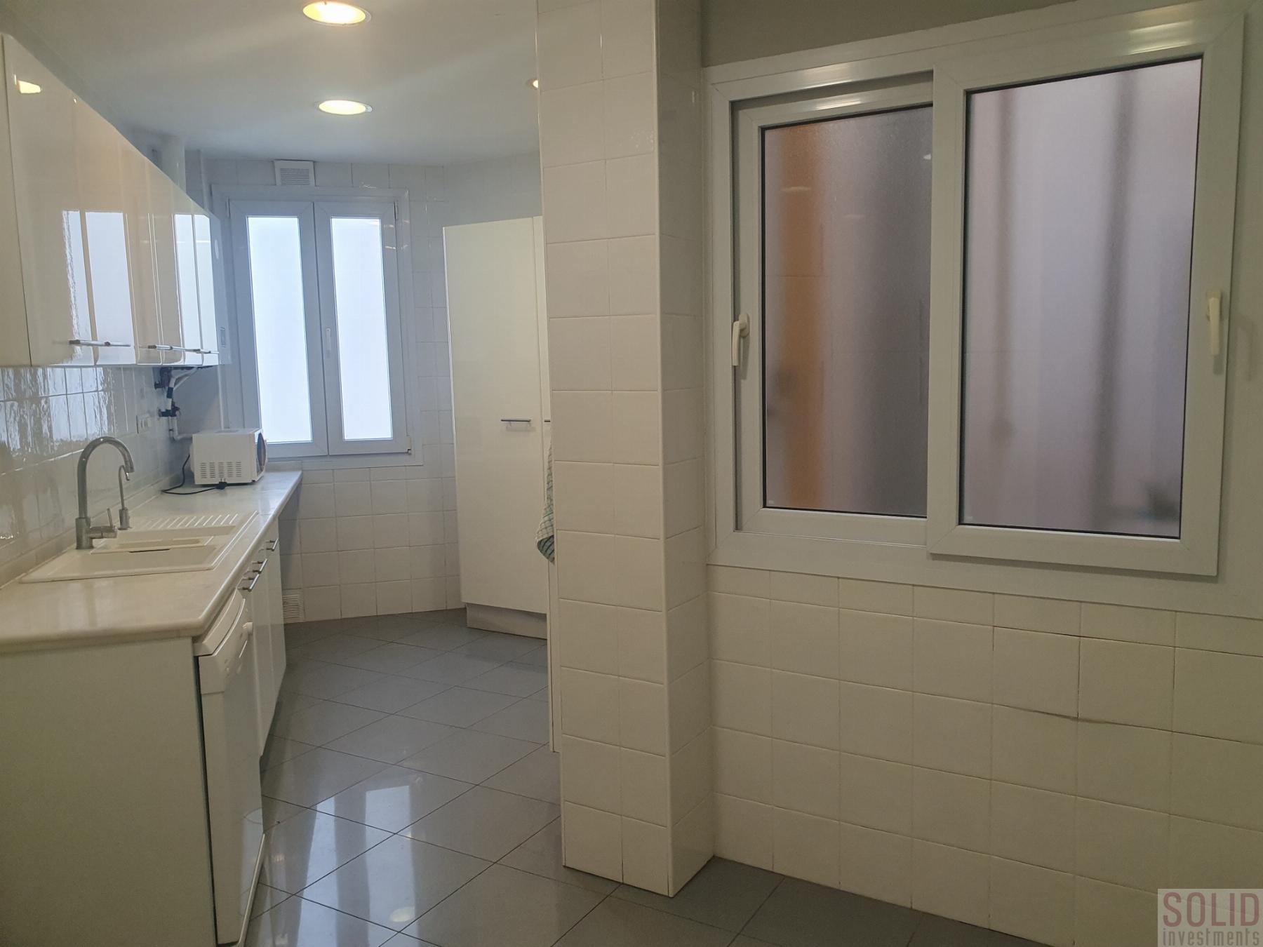 For sale of flat in Valencia