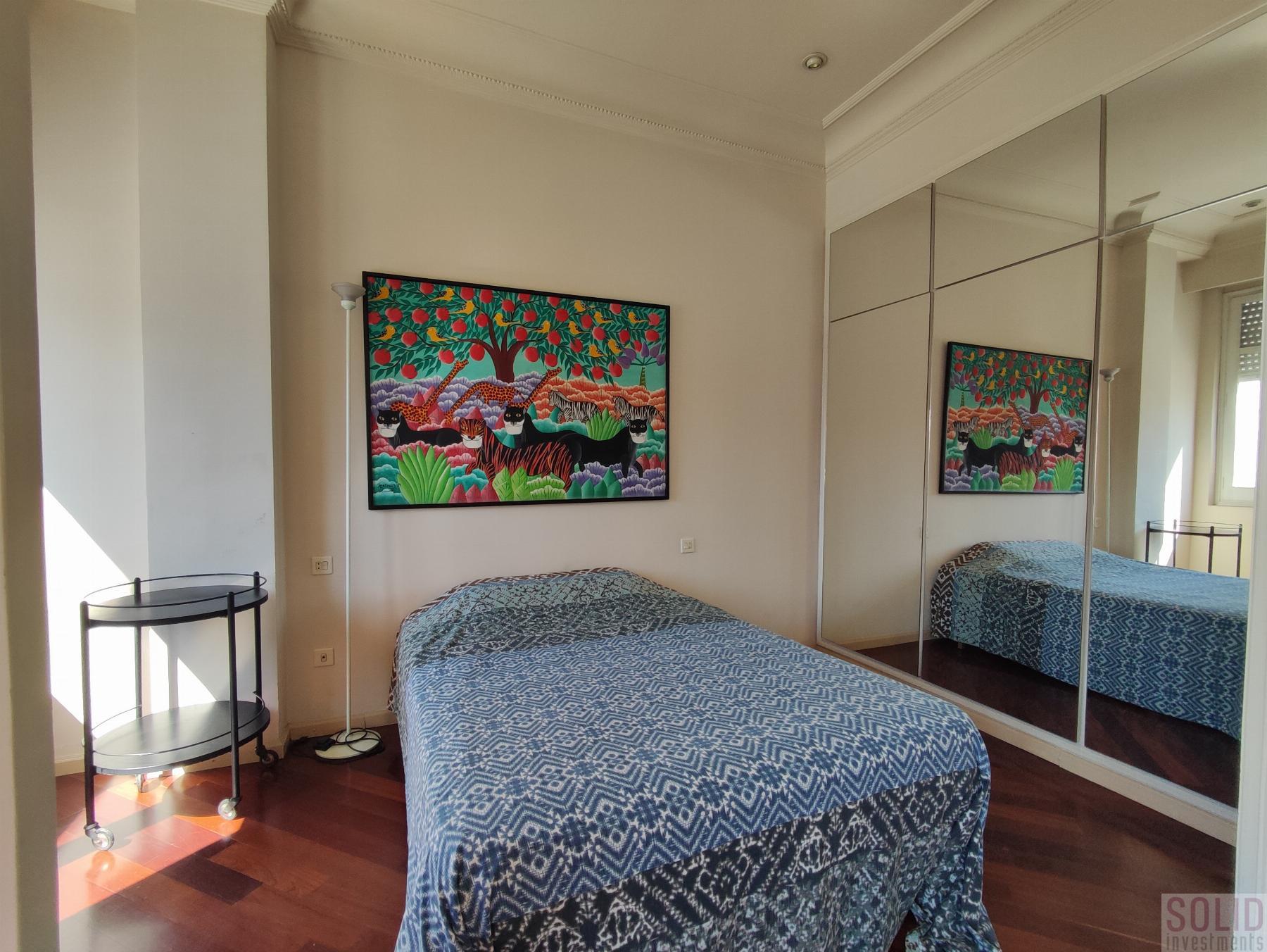 For sale of flat in Valencia