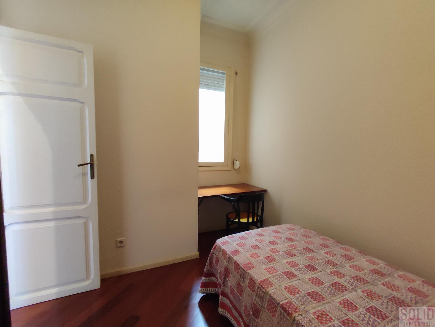 For sale of flat in Valencia