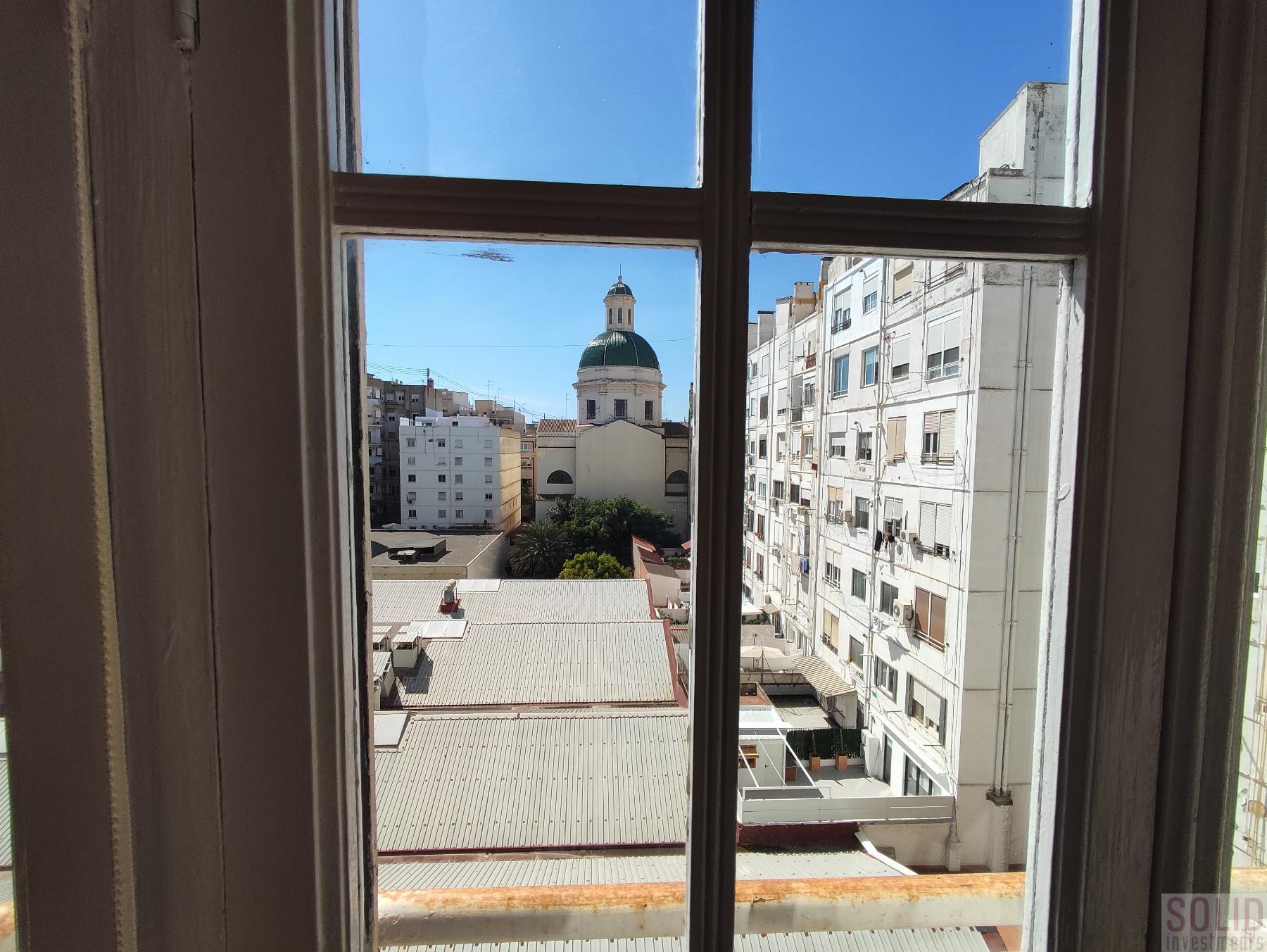 For sale of flat in Valencia
