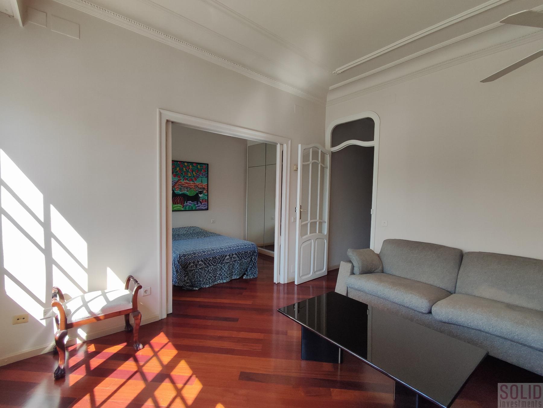 For sale of flat in Valencia