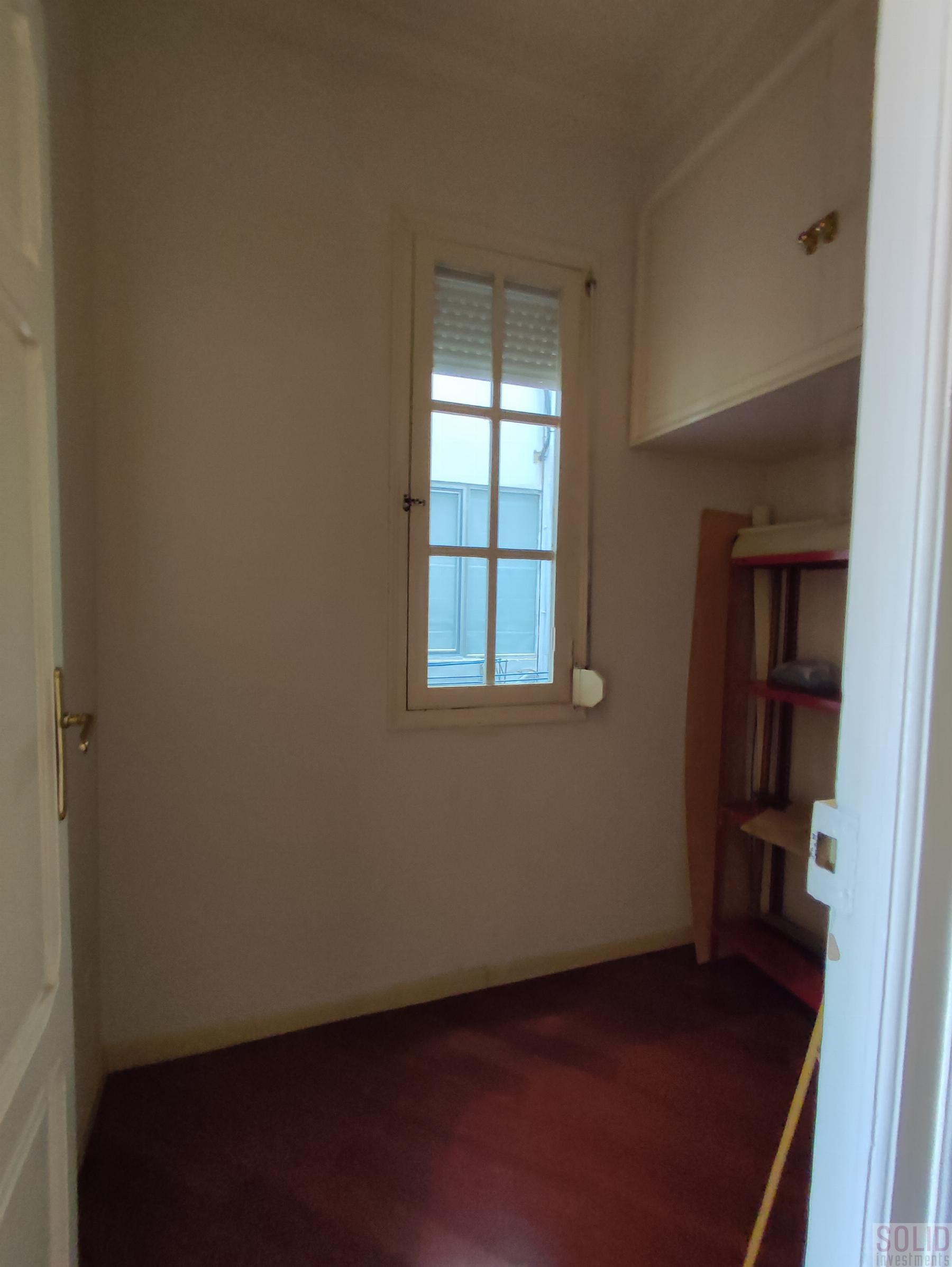 For sale of flat in Valencia