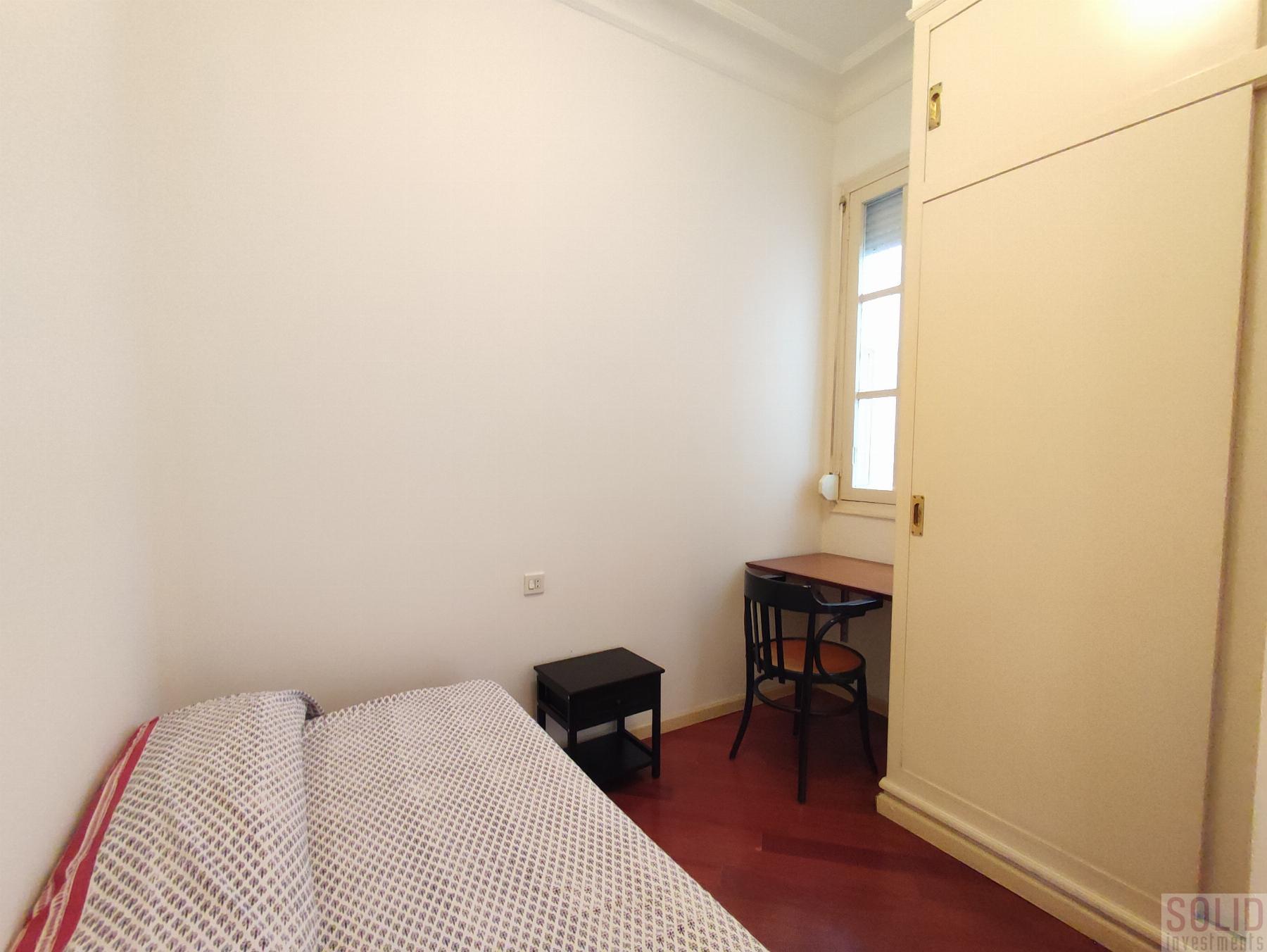 For sale of flat in Valencia