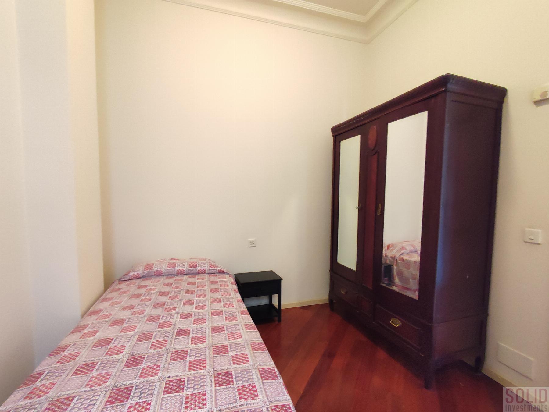For sale of flat in Valencia