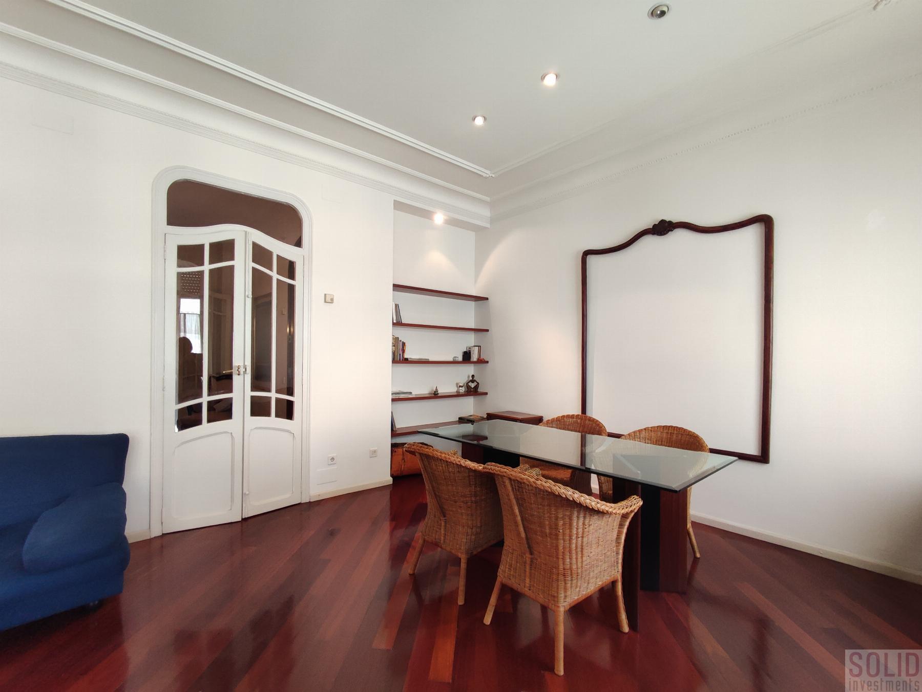 For sale of flat in Valencia