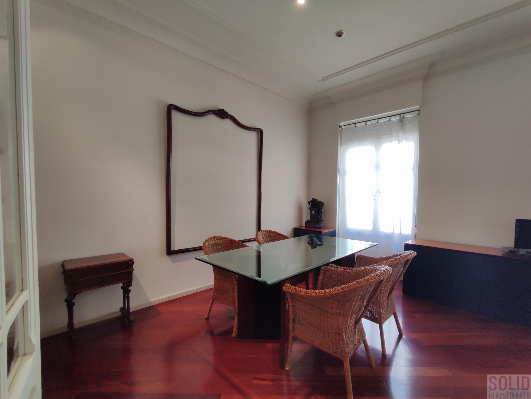 For sale of flat in Valencia