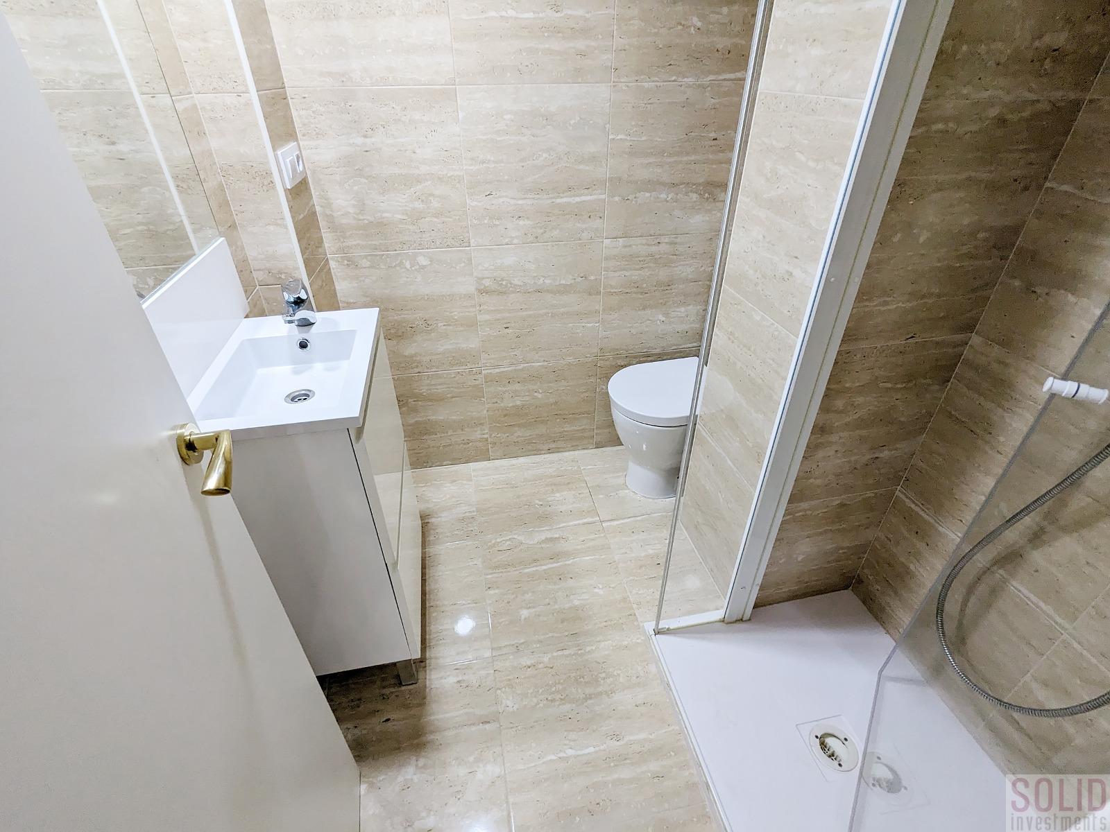 For sale of flat in Valencia