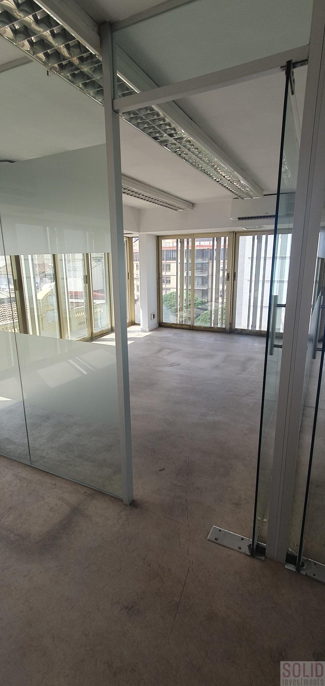 For rent of office in Valencia