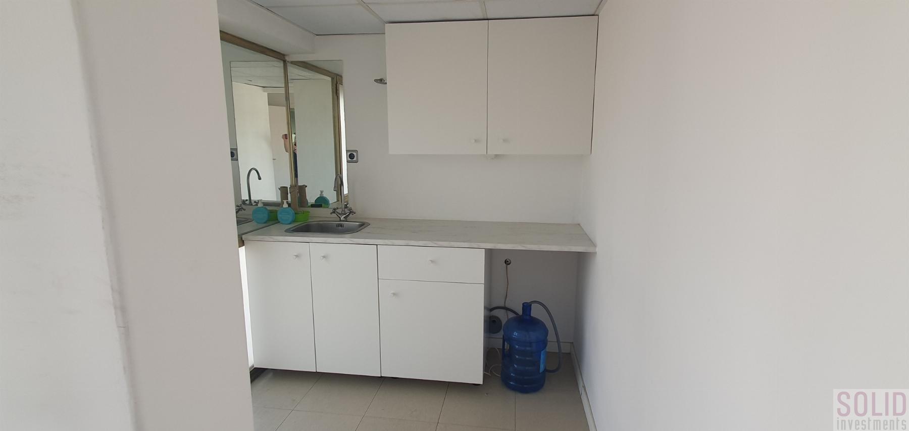 For rent of office in Valencia