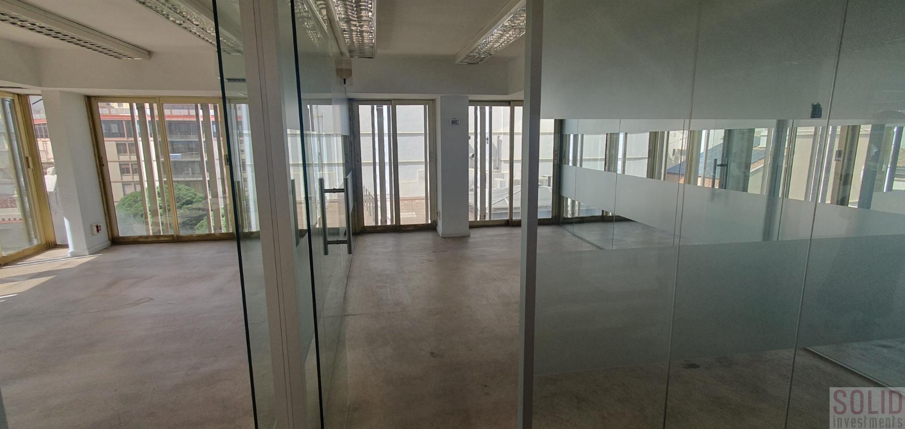 For rent of office in Valencia