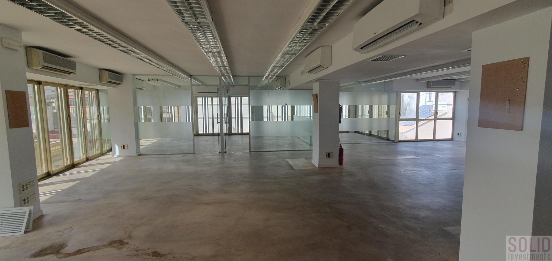 For rent of office in Valencia