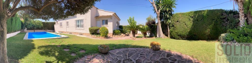 For rent of villa in Valencia
