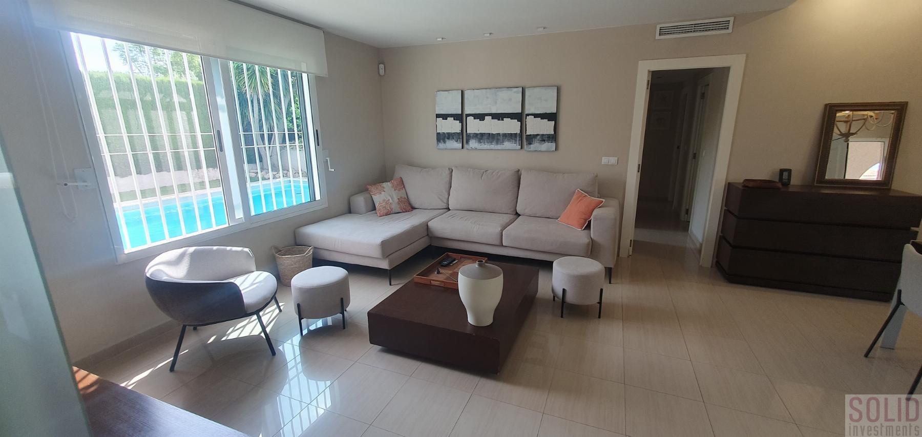 For rent of villa in Valencia