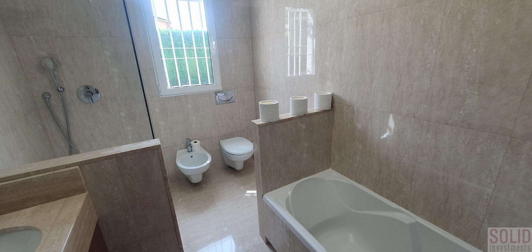 For rent of villa in Valencia