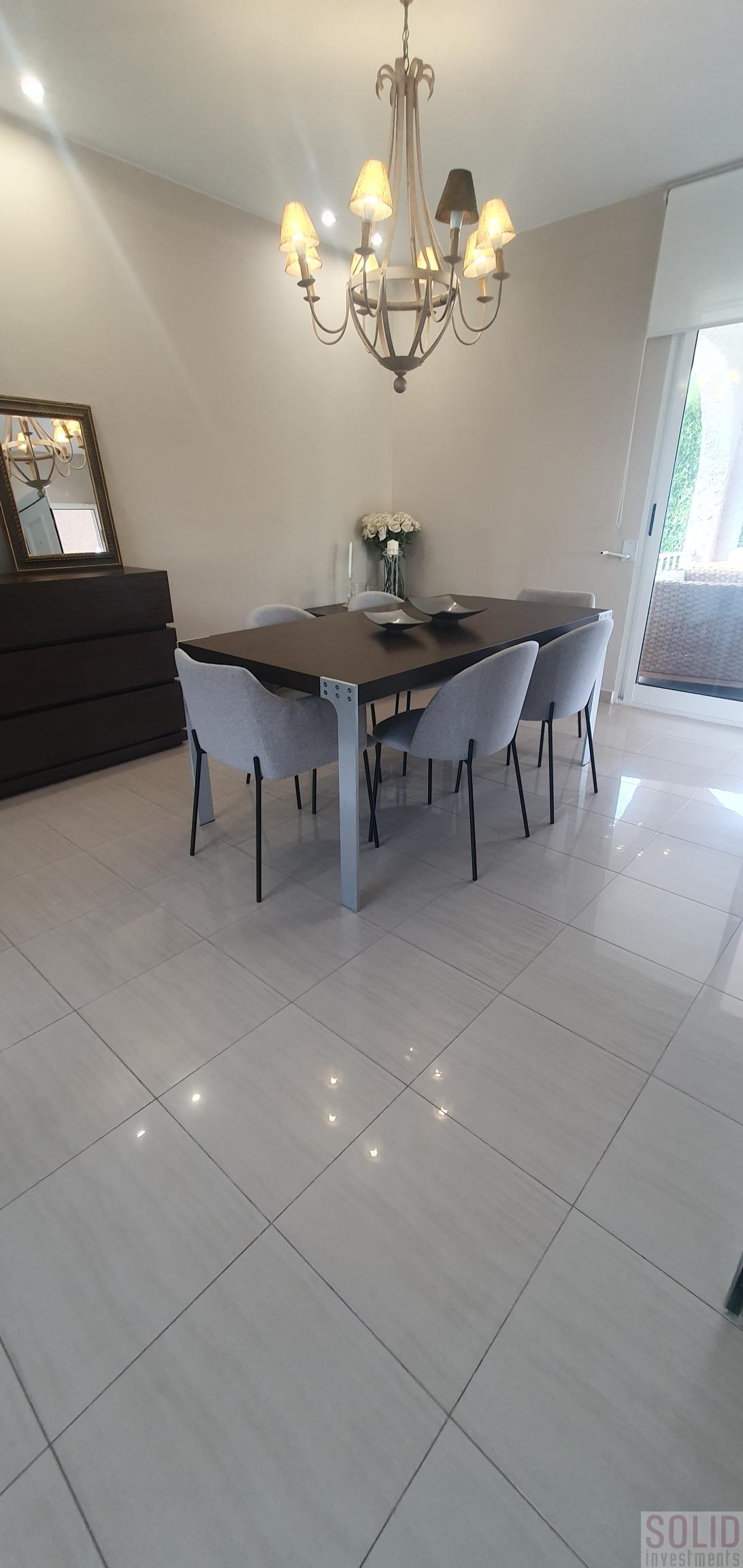 For rent of villa in Valencia
