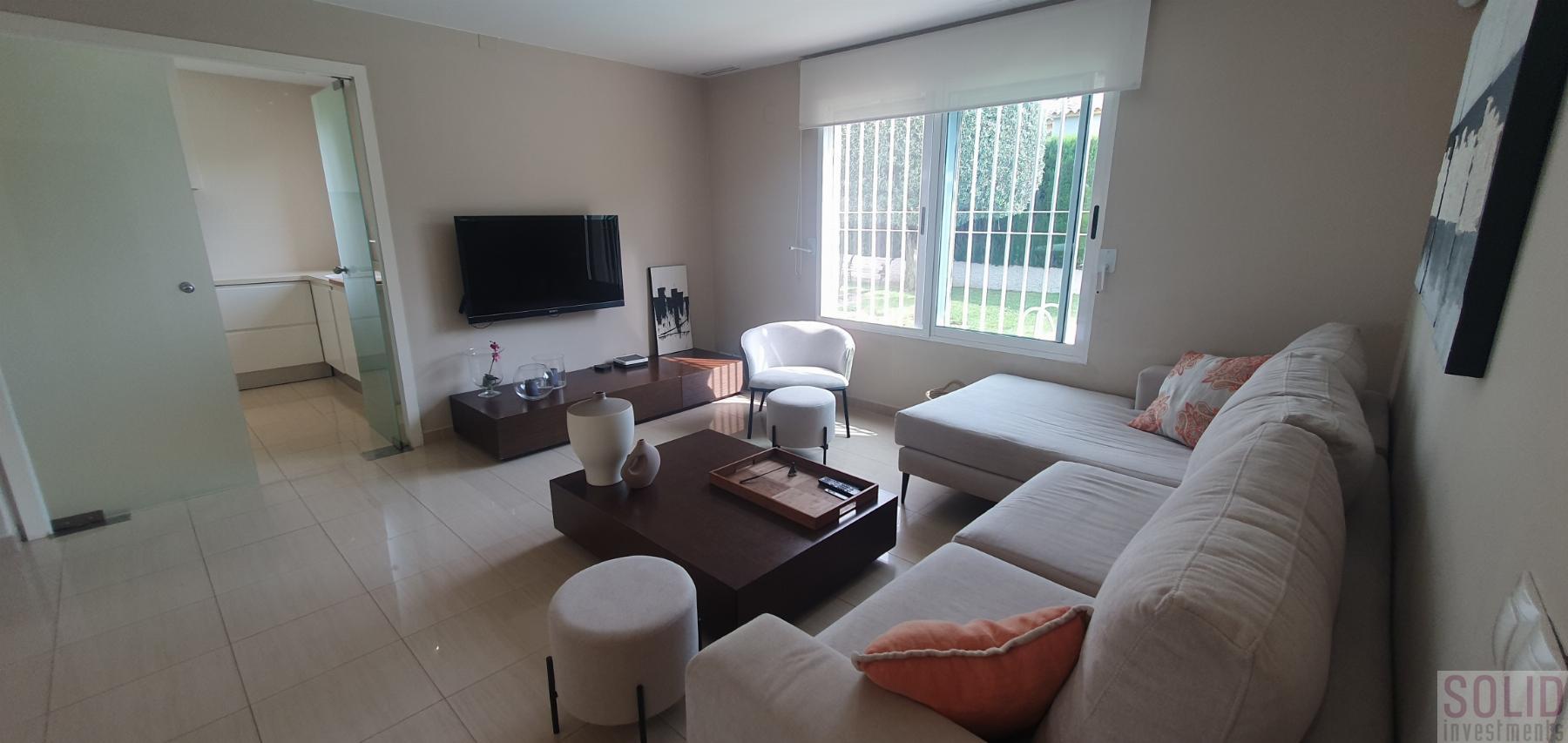 For rent of villa in Valencia