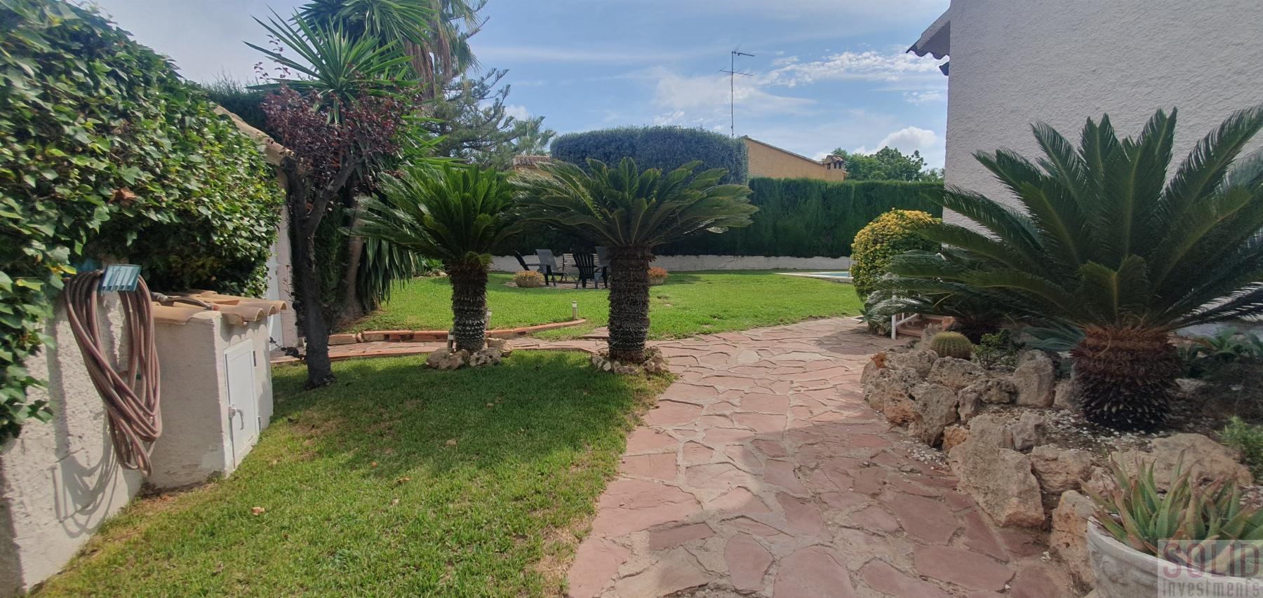 For rent of villa in Valencia