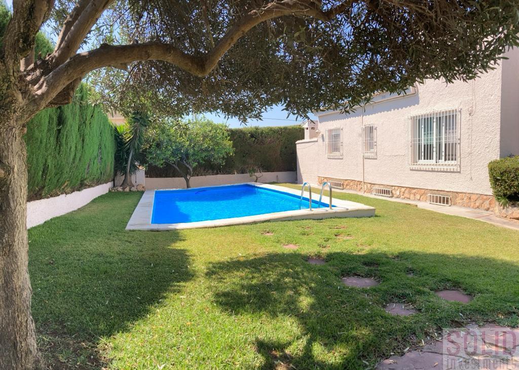 For rent of villa in Valencia