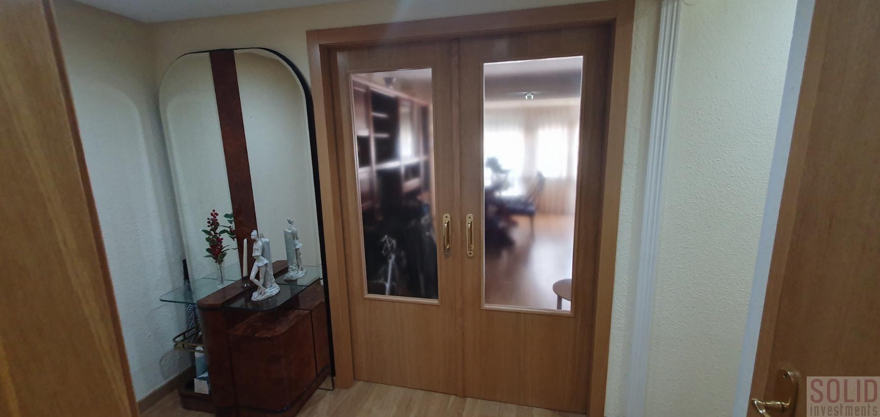For sale of flat in Valencia