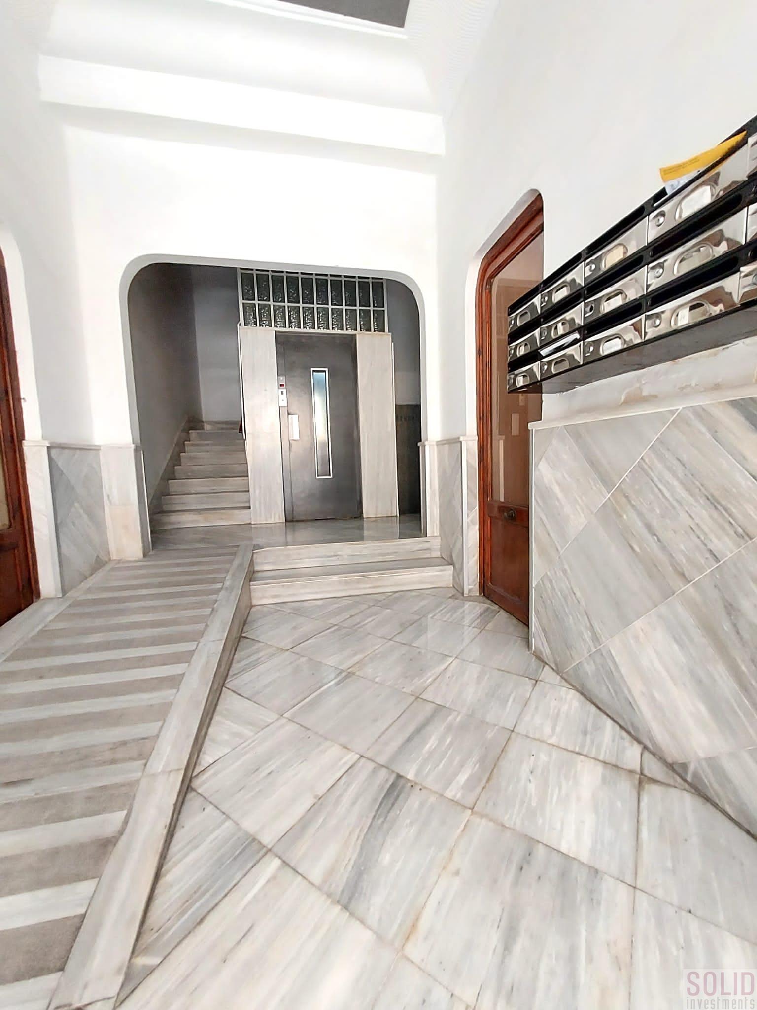 For sale of flat in Valencia