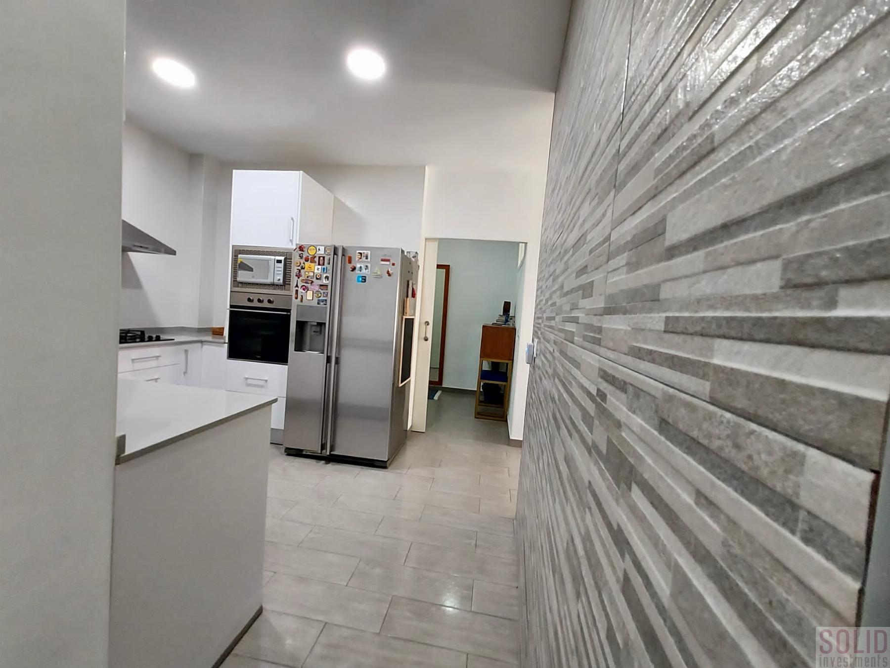 For sale of flat in Valencia