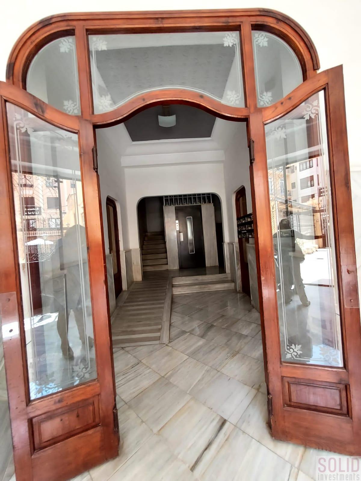 For sale of flat in Valencia