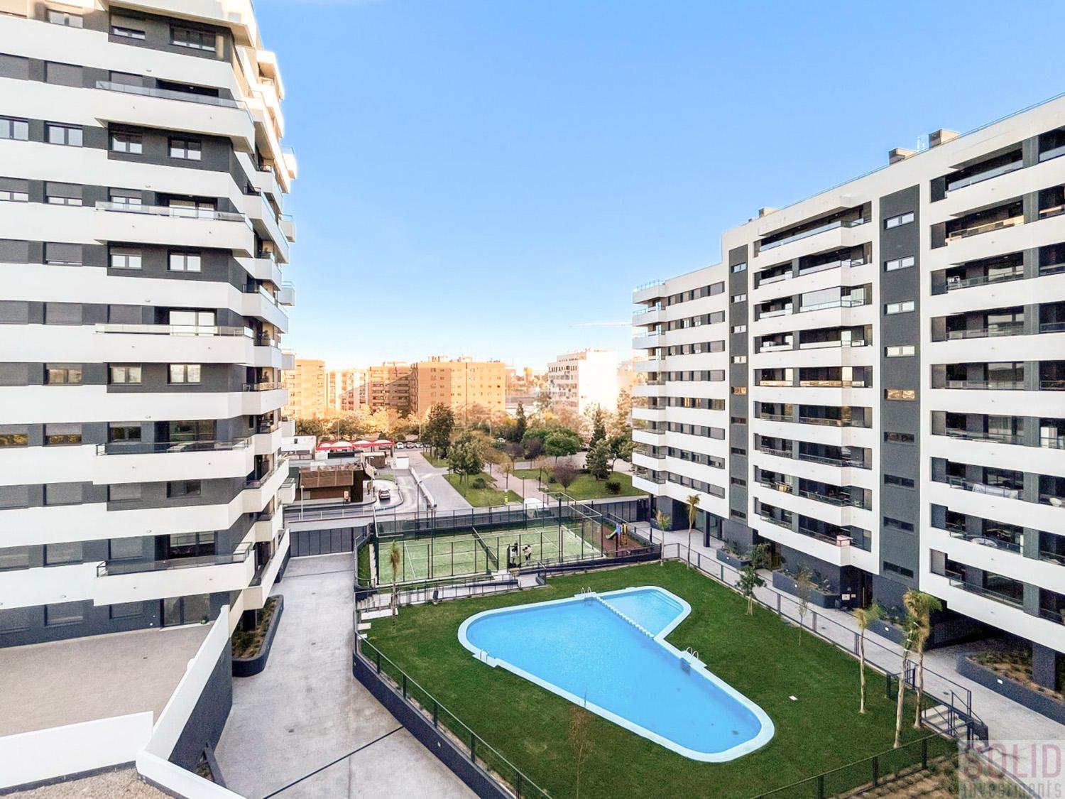 For sale of new build in Valencia
