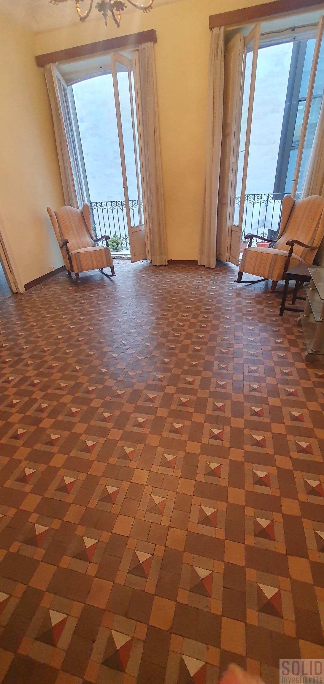 For sale of flat in Valencia