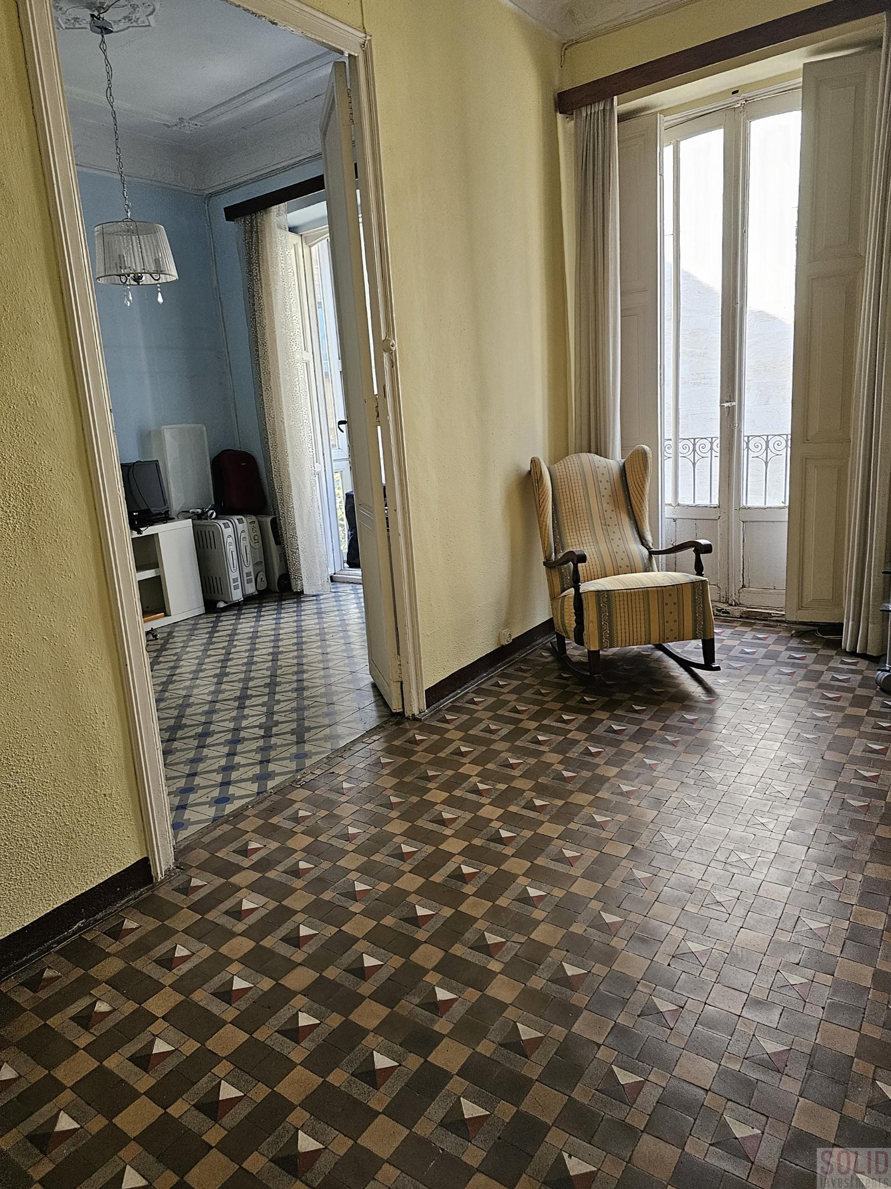 For sale of flat in Valencia