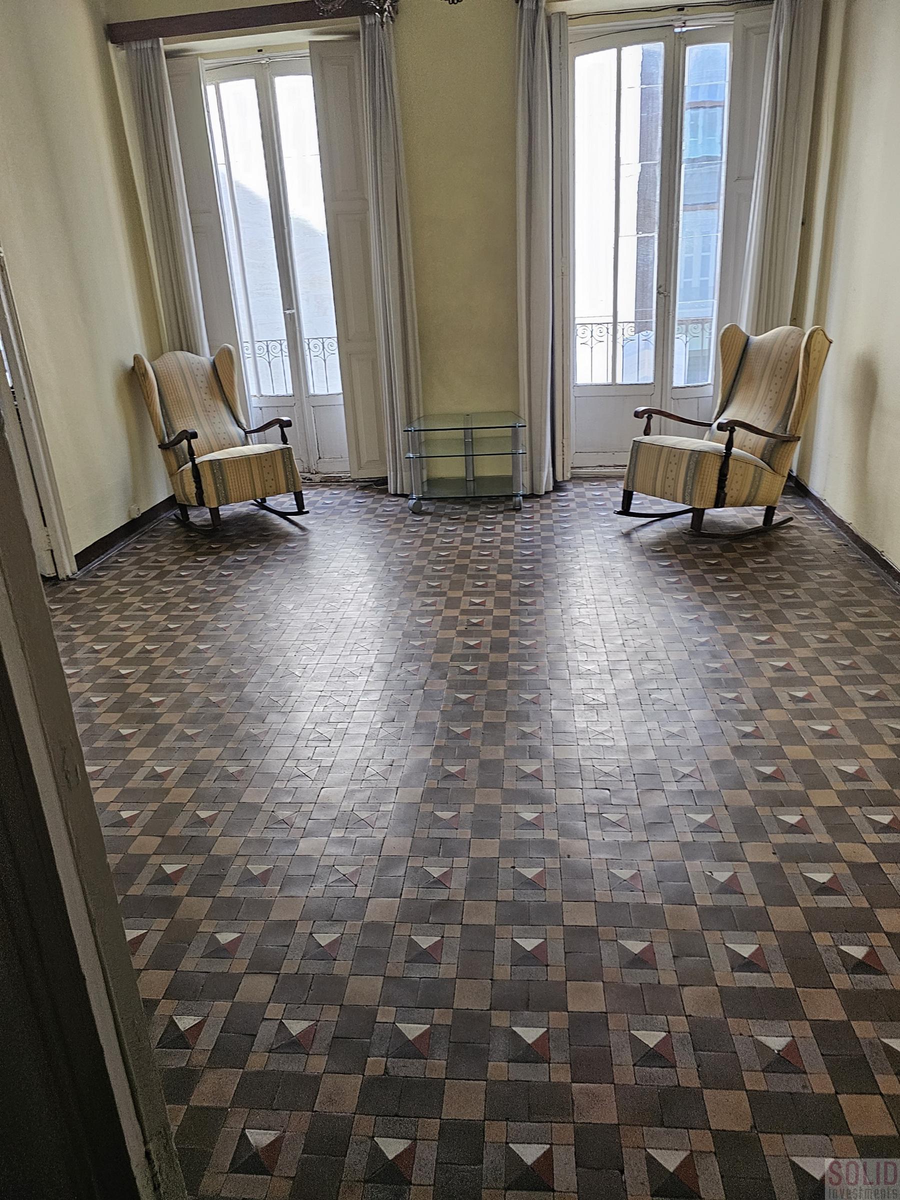 For sale of flat in Valencia