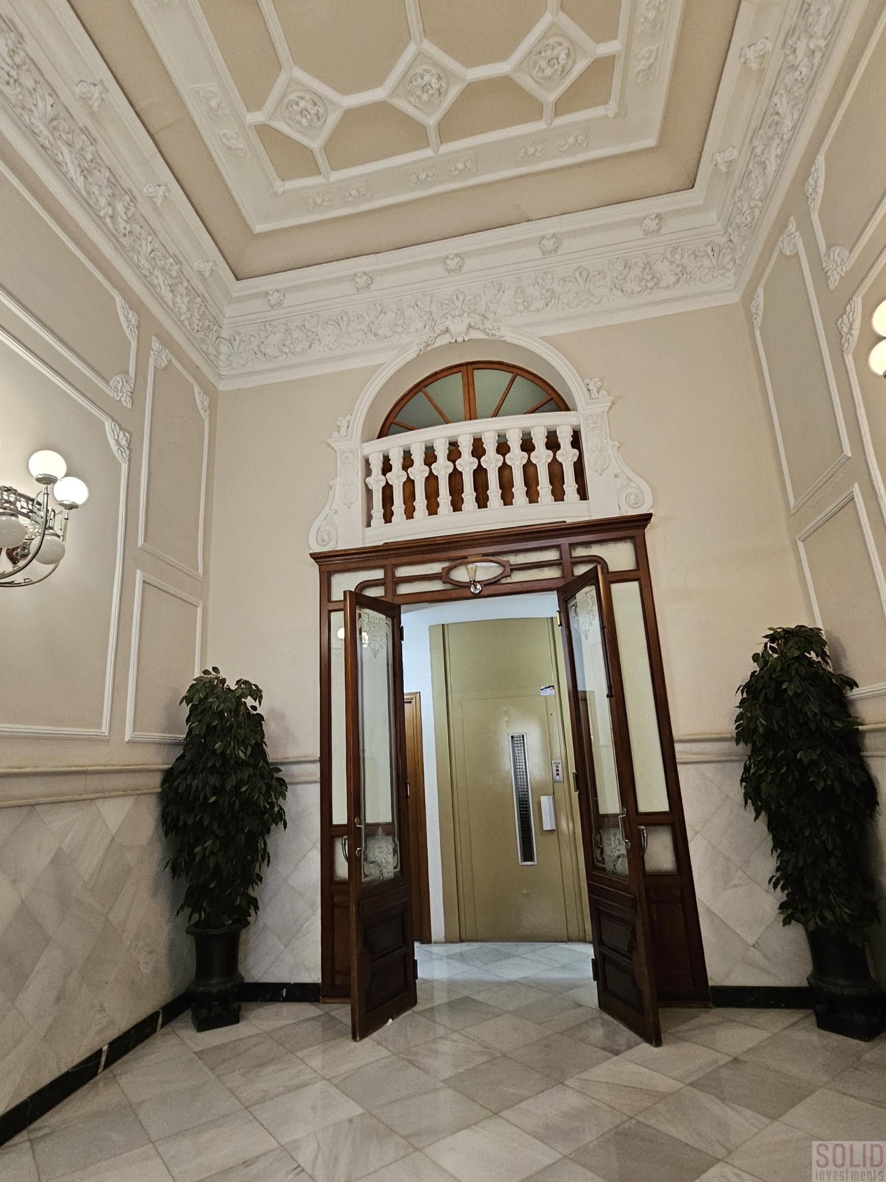 For sale of flat in Valencia