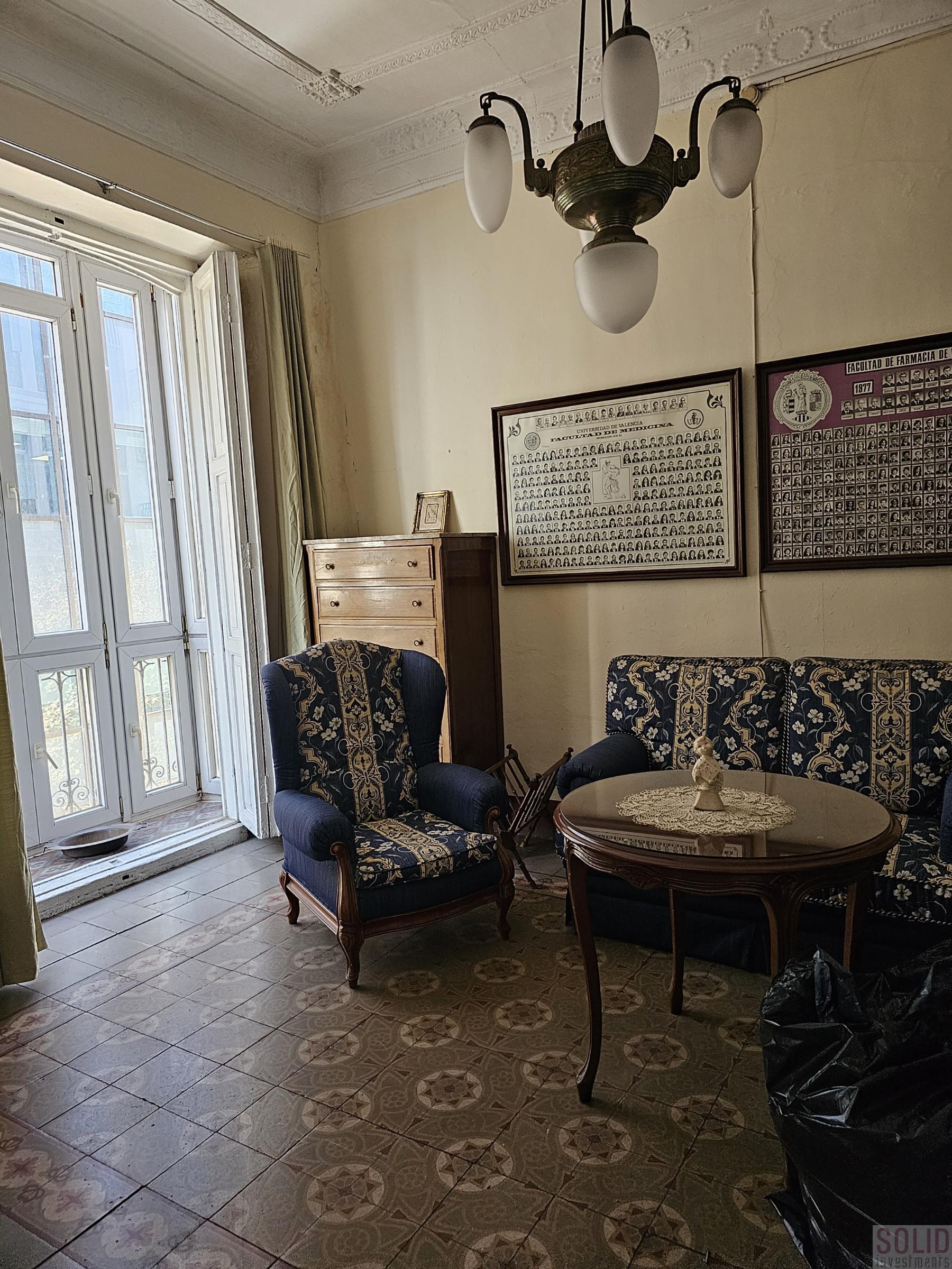 For sale of flat in Valencia