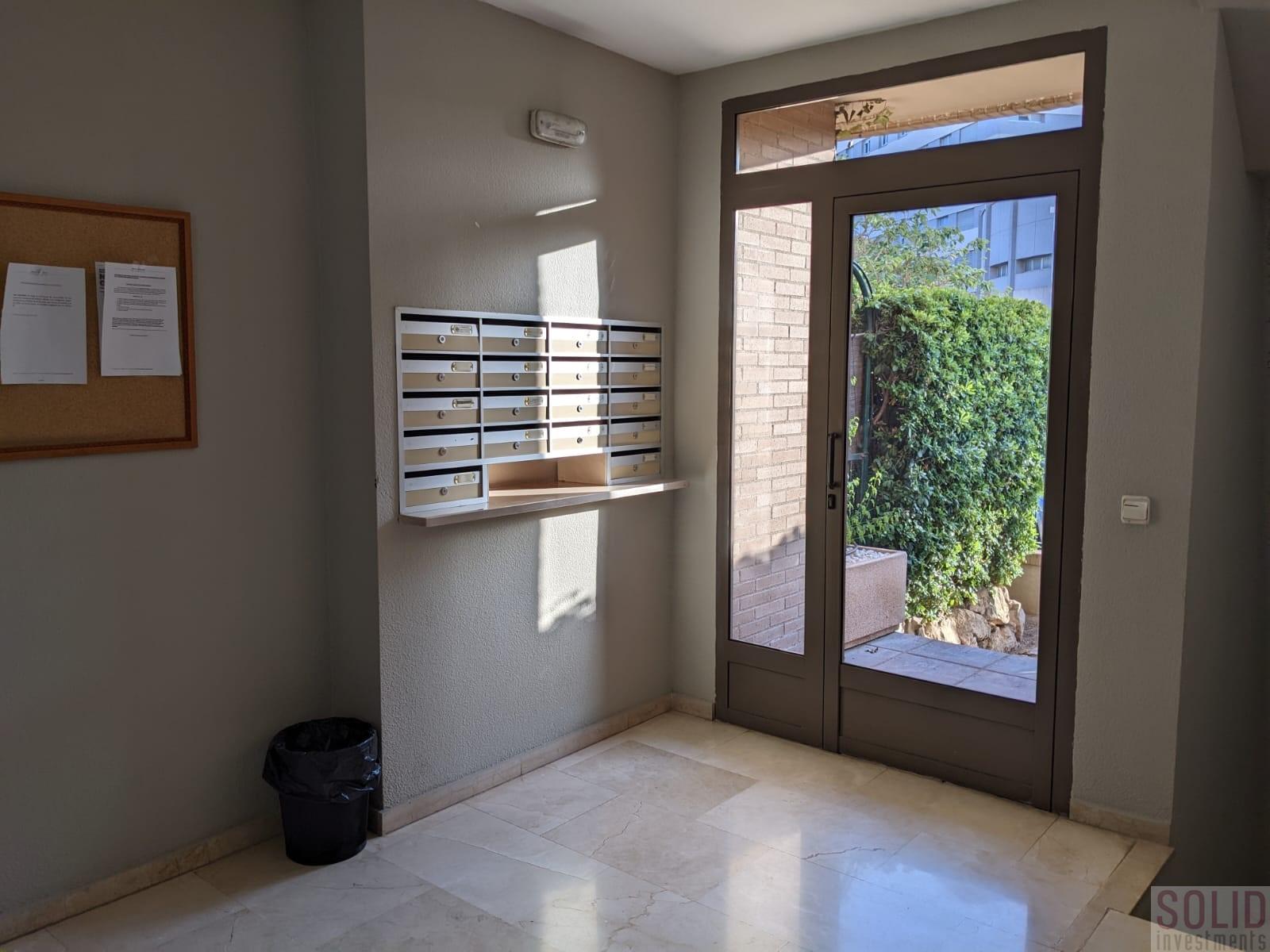 For sale of flat in Valencia