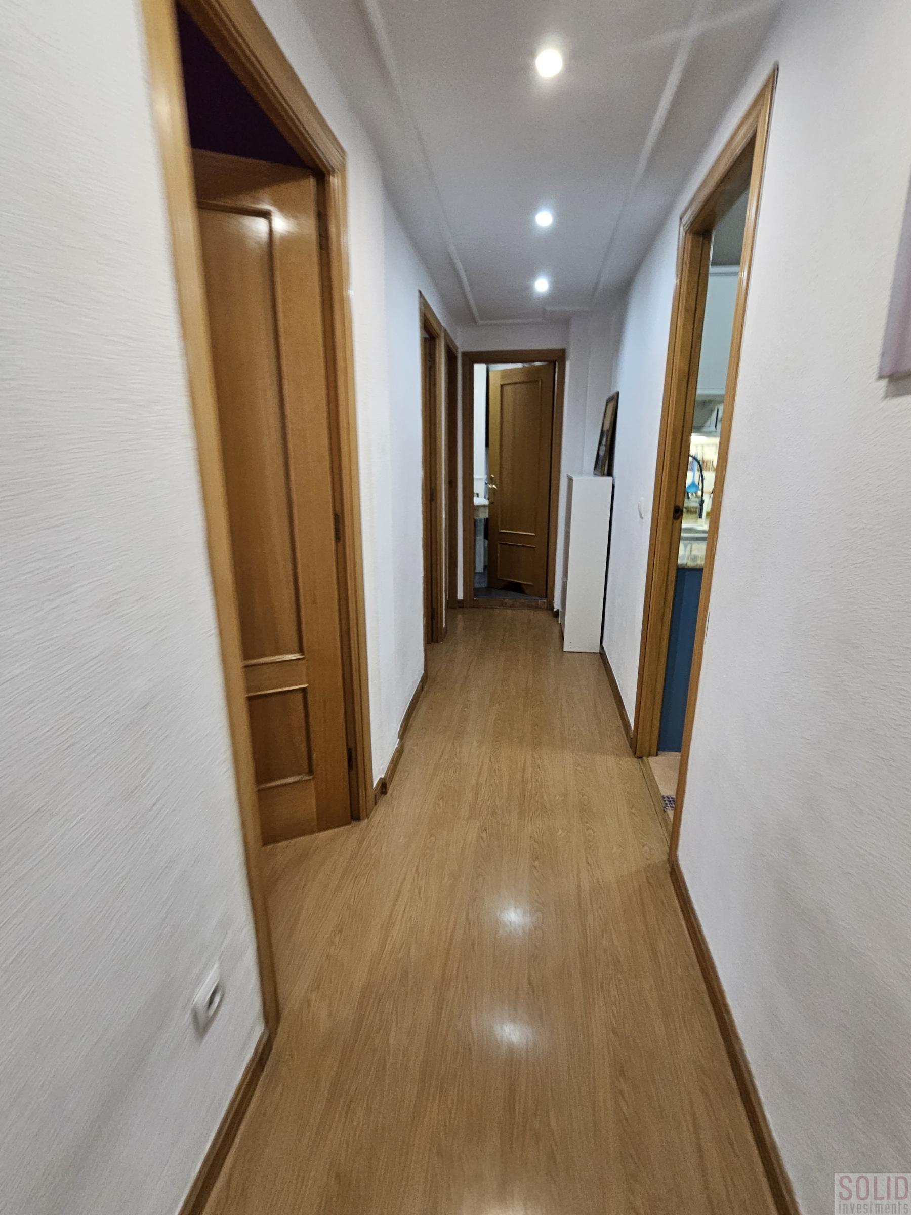 For sale of flat in Valencia