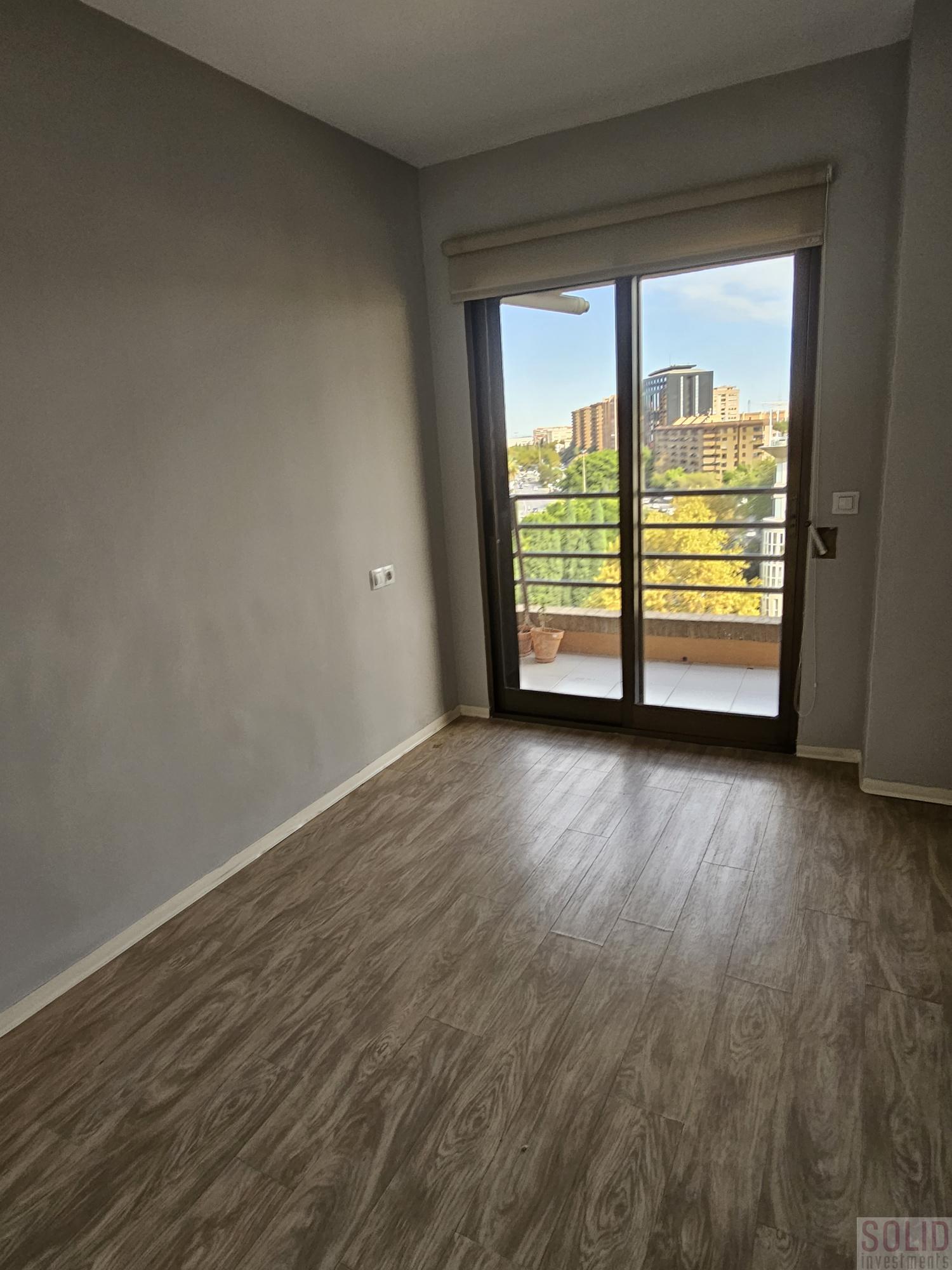For rent of flat in Valencia