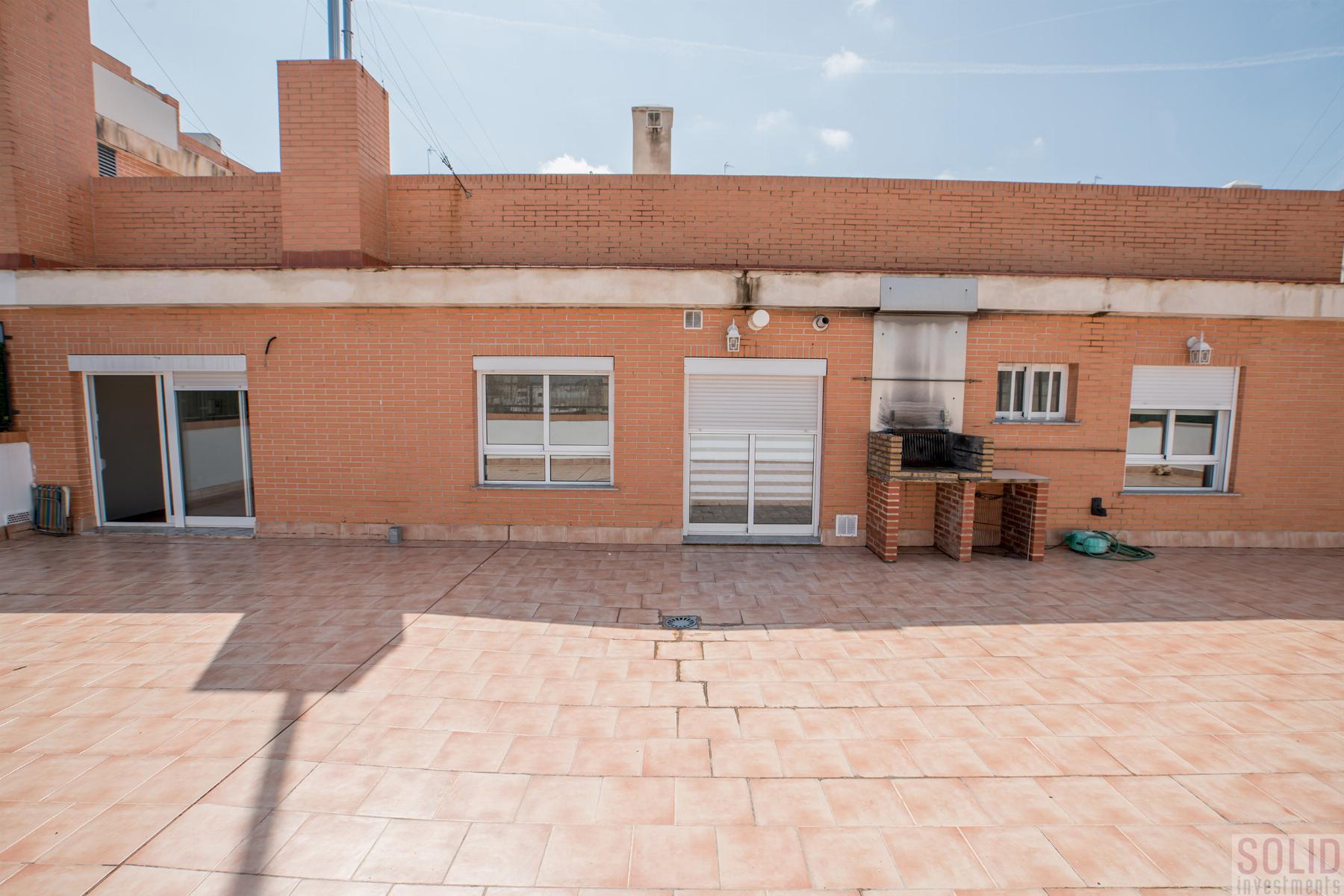 For sale of penthouse in Valencia