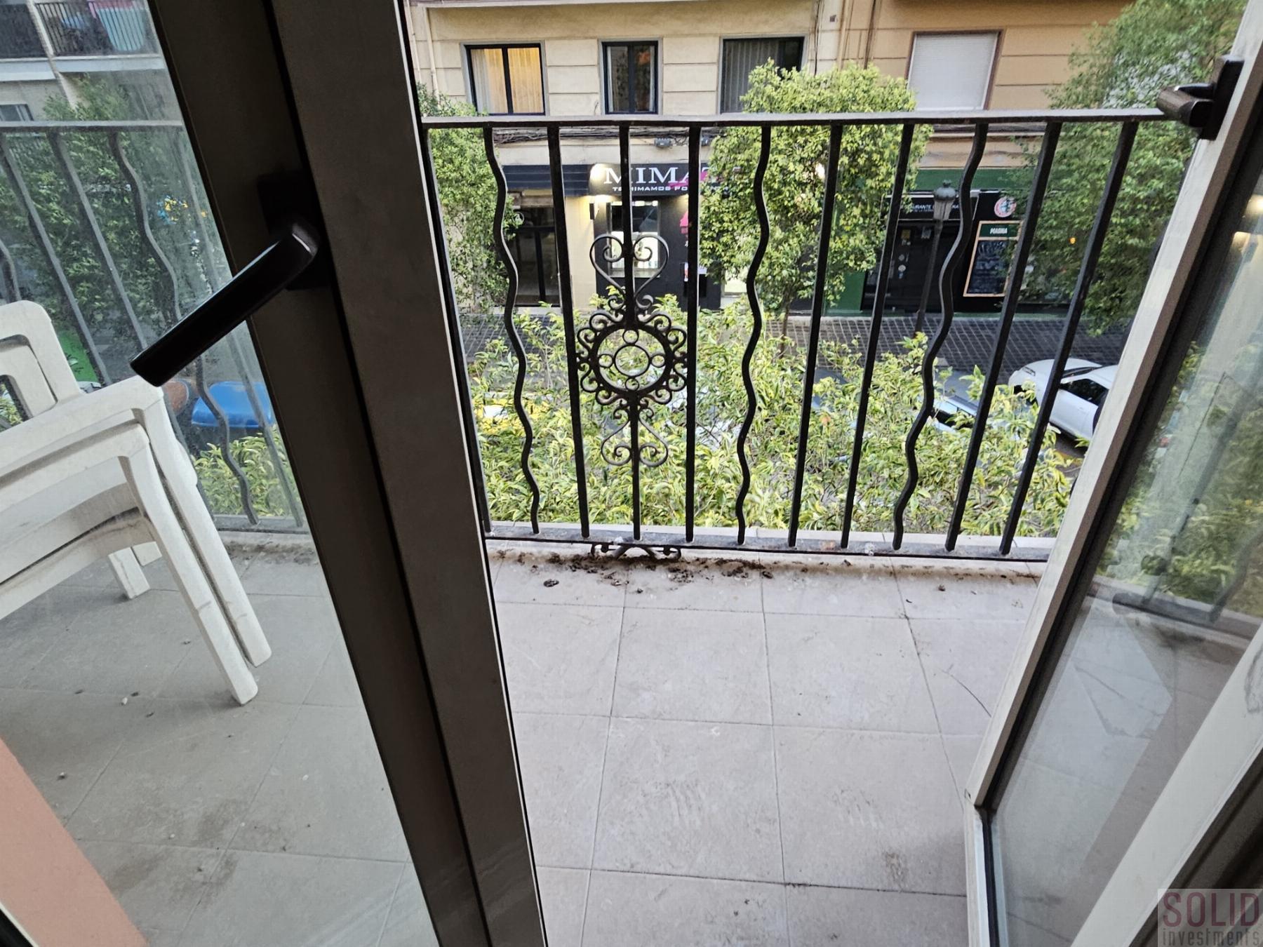 For sale of flat in Valencia