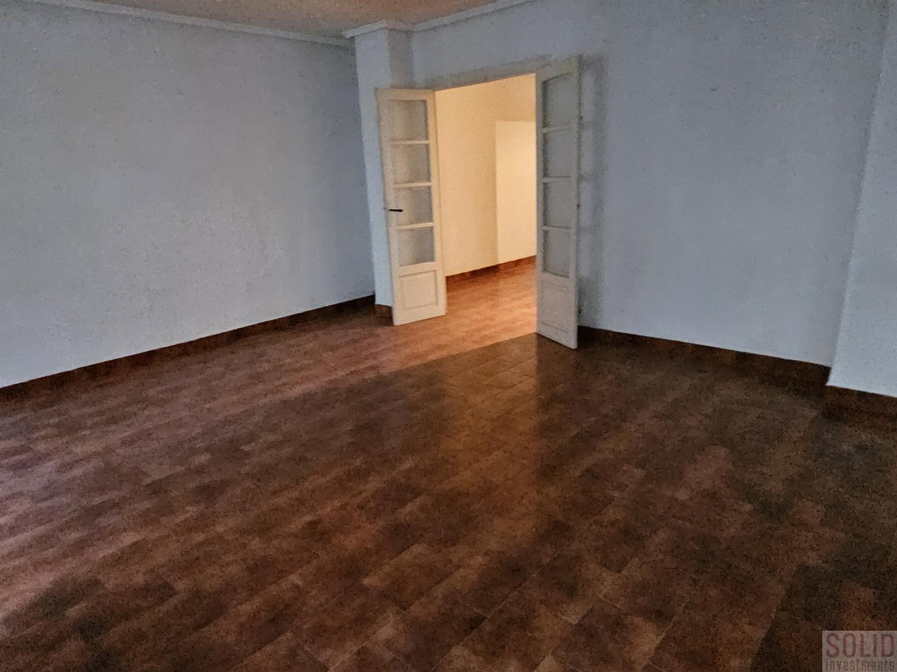 For sale of flat in Valencia