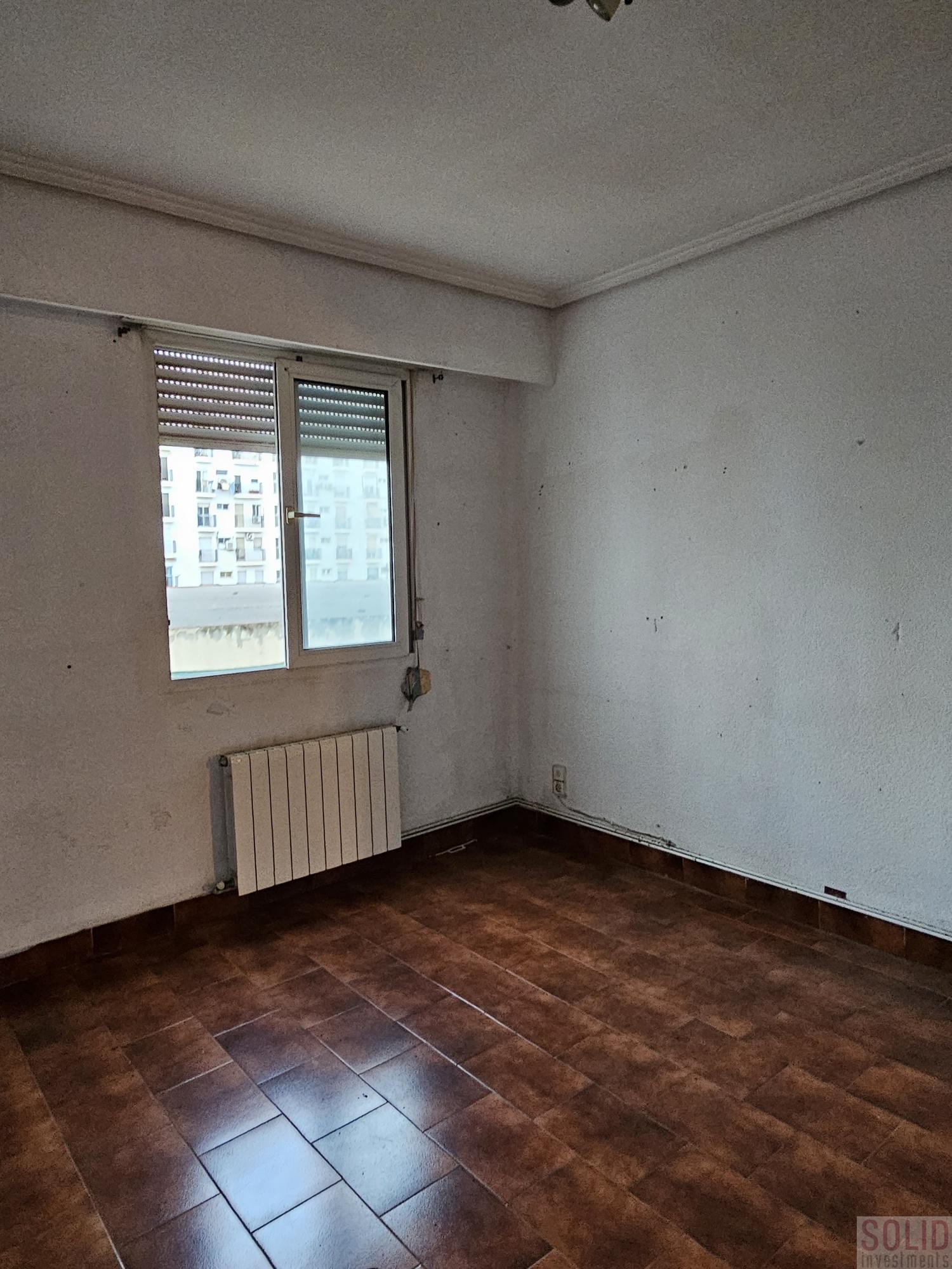 For sale of flat in Valencia