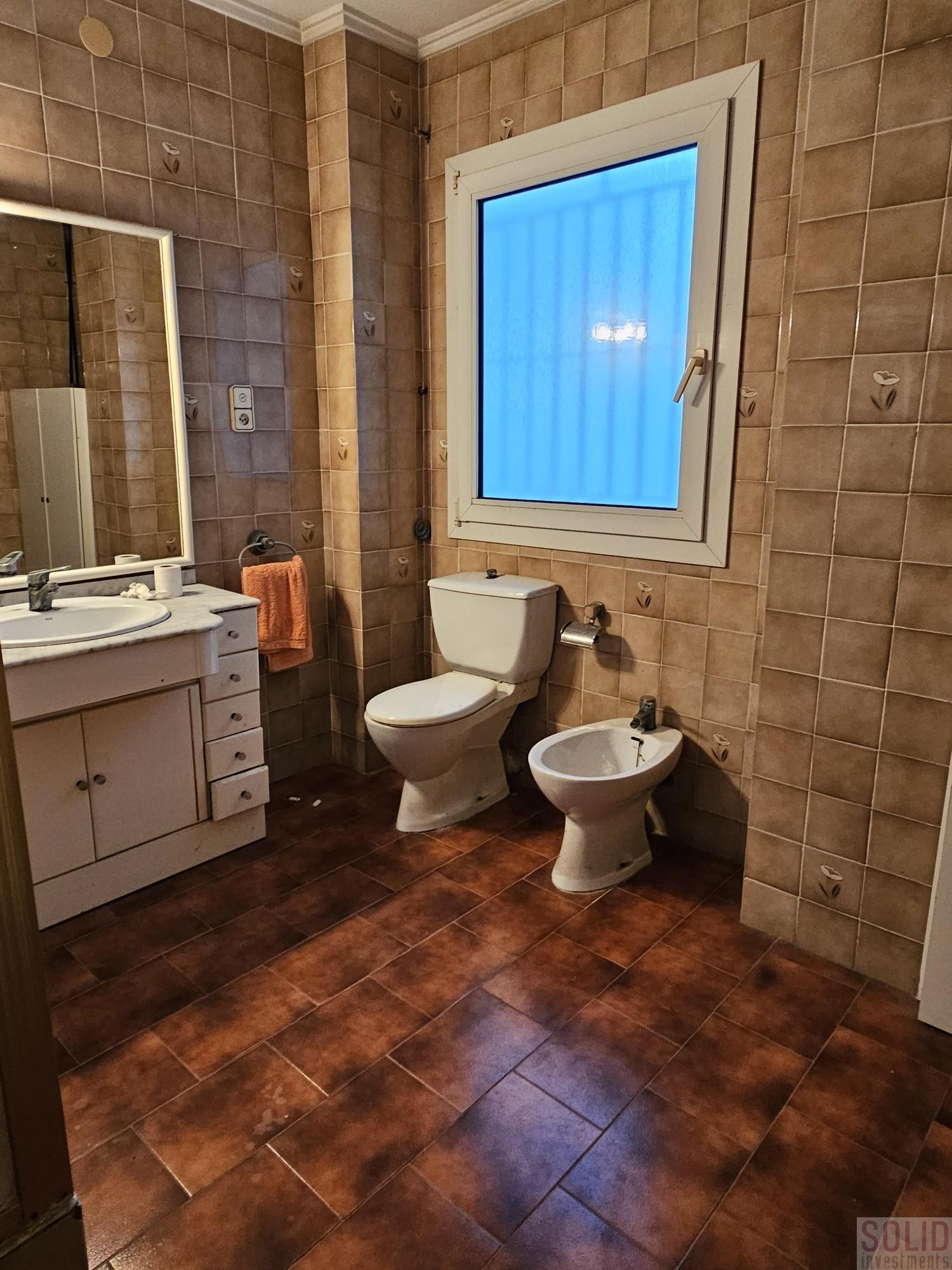 For sale of flat in Valencia