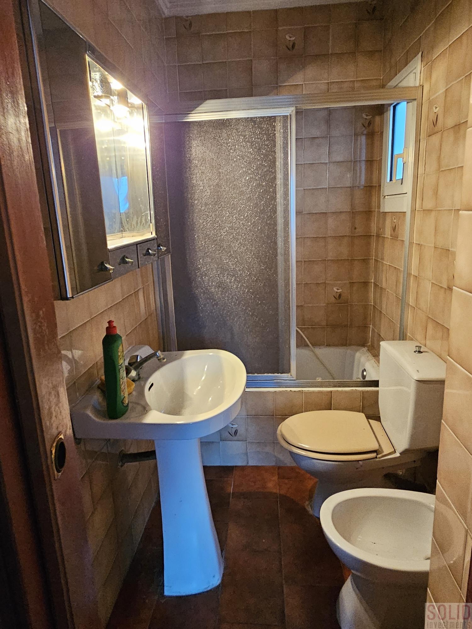 For sale of flat in Valencia