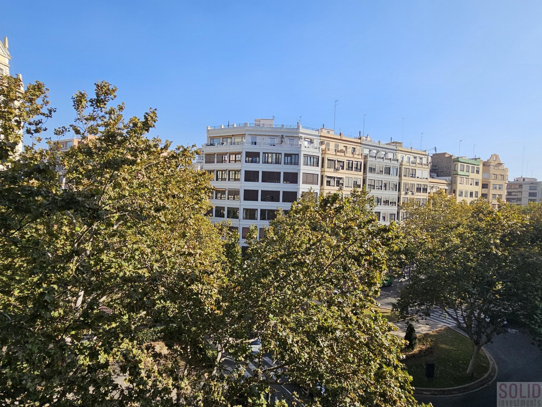 For sale of flat in Valencia
