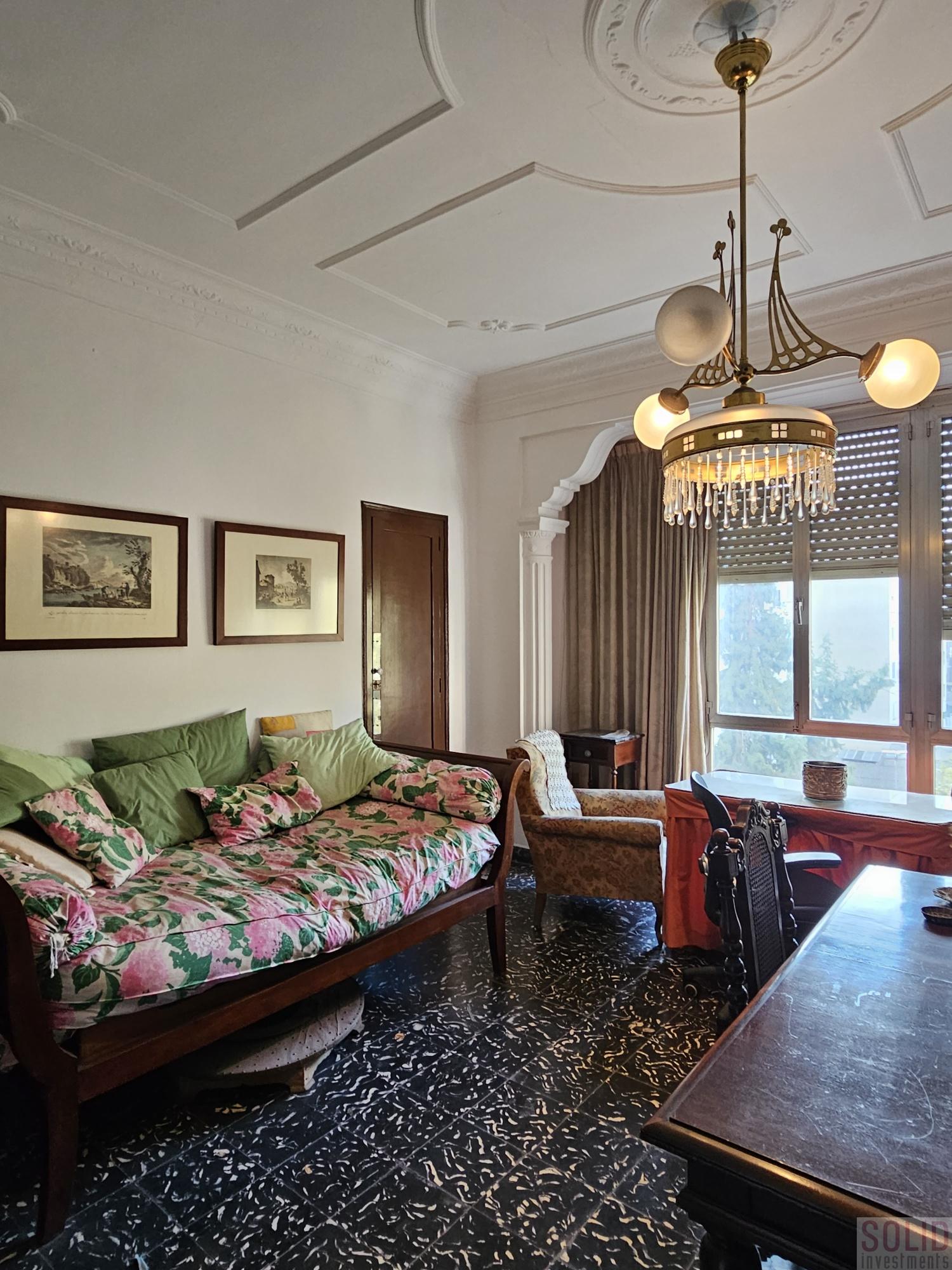 For sale of flat in Valencia