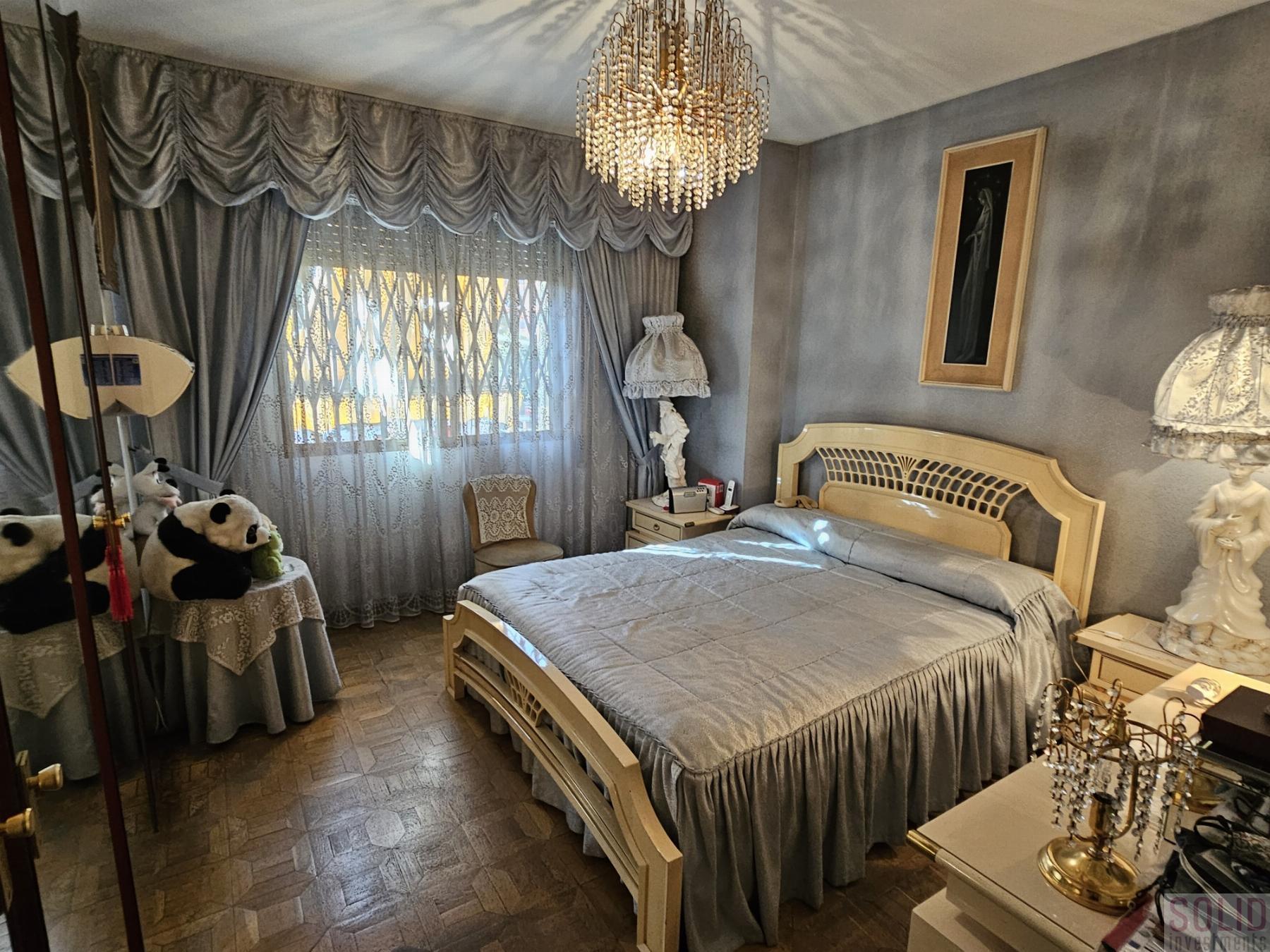 For sale of flat in Valencia