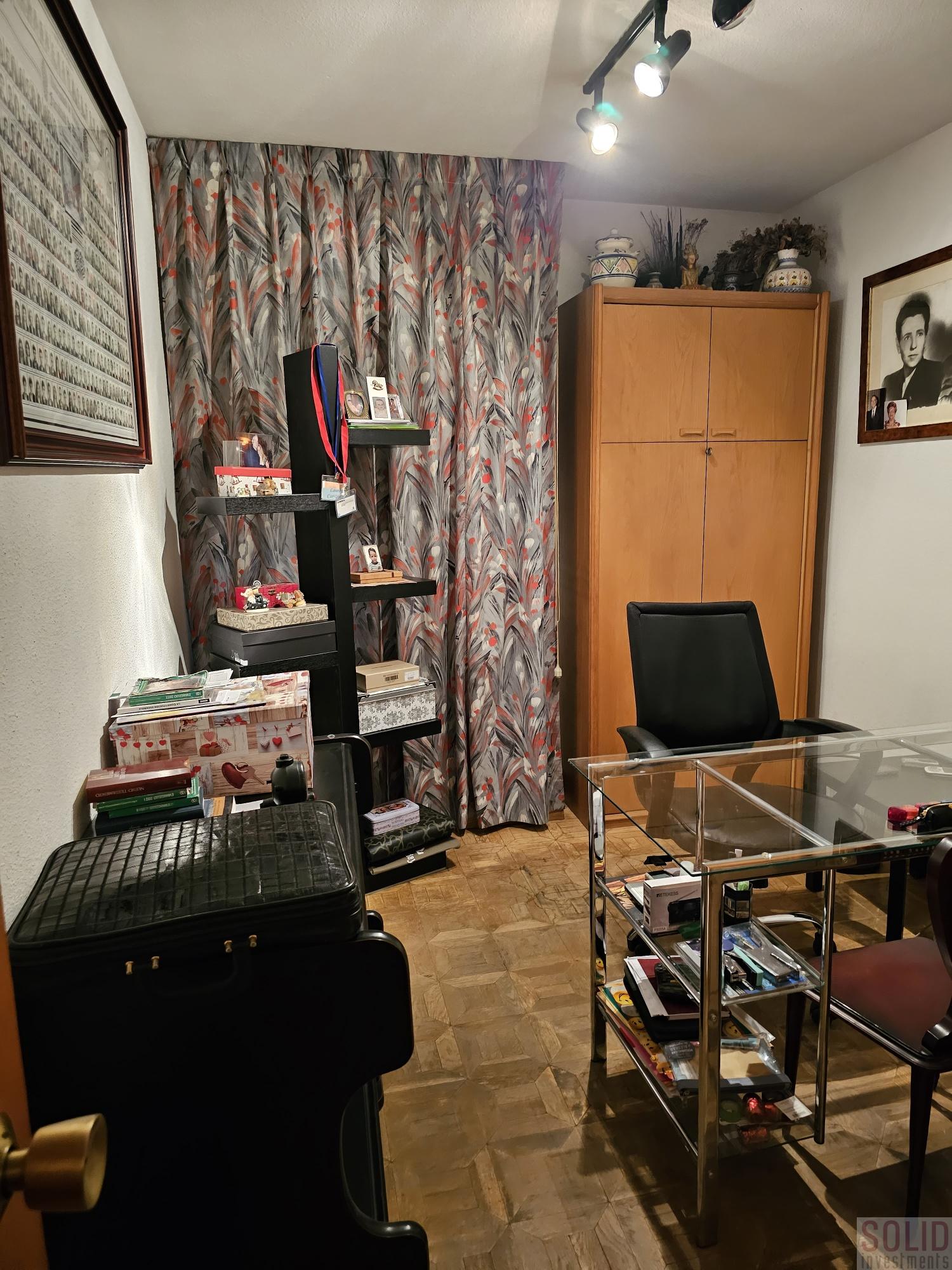 For sale of flat in Valencia