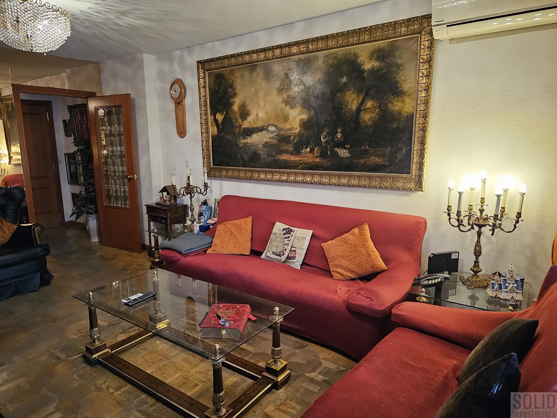 For sale of flat in Valencia