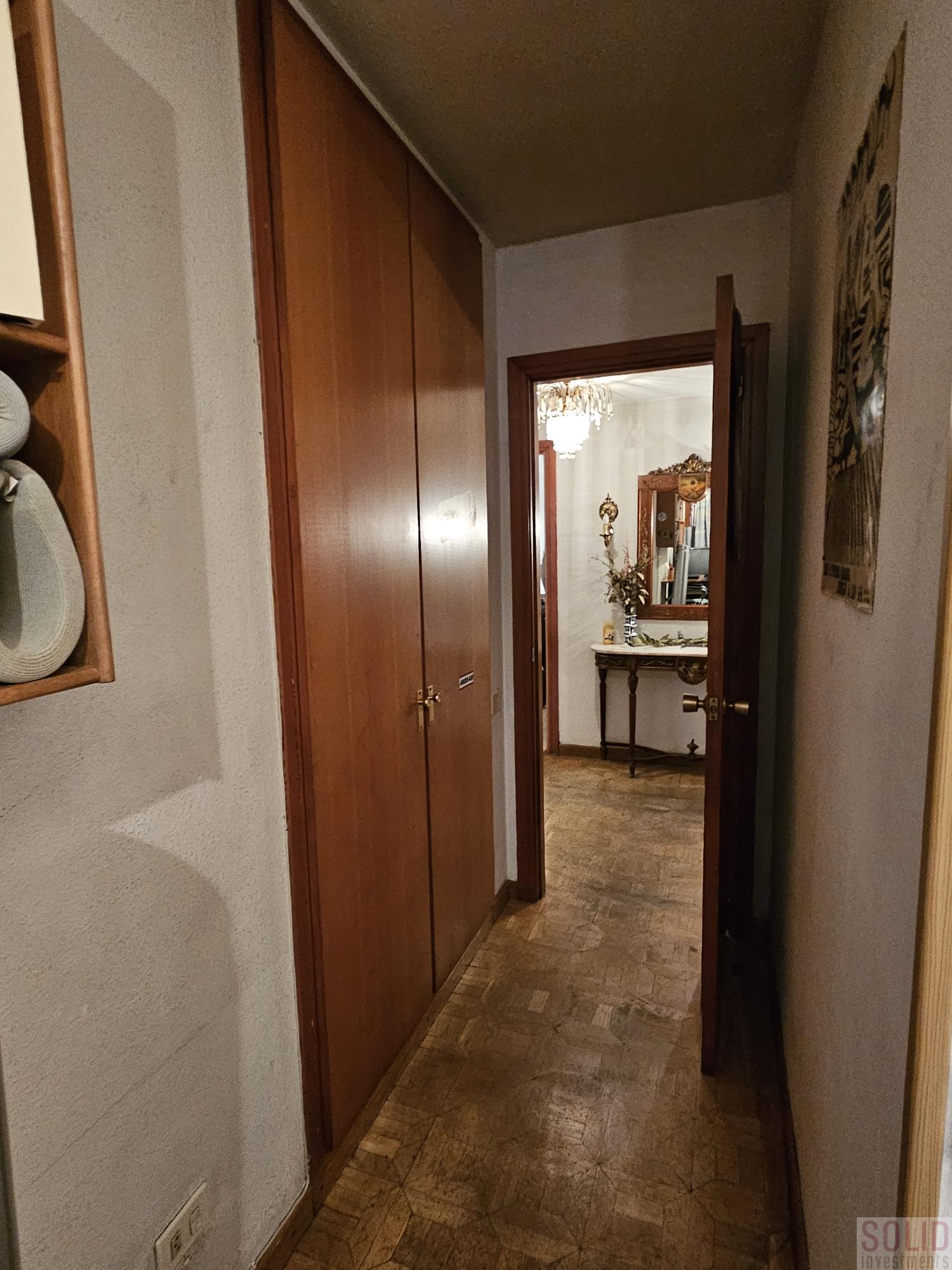 For sale of flat in Valencia