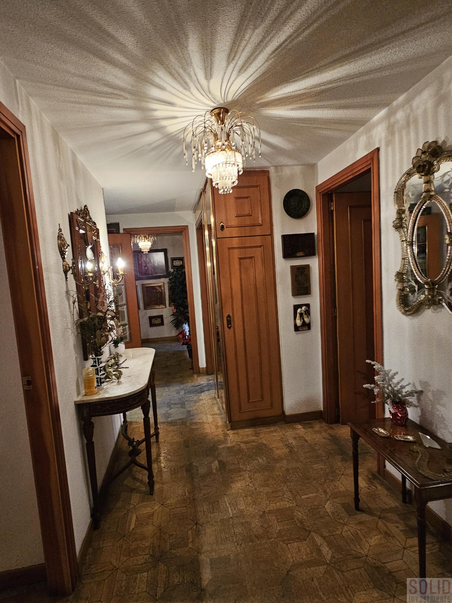 For sale of flat in Valencia